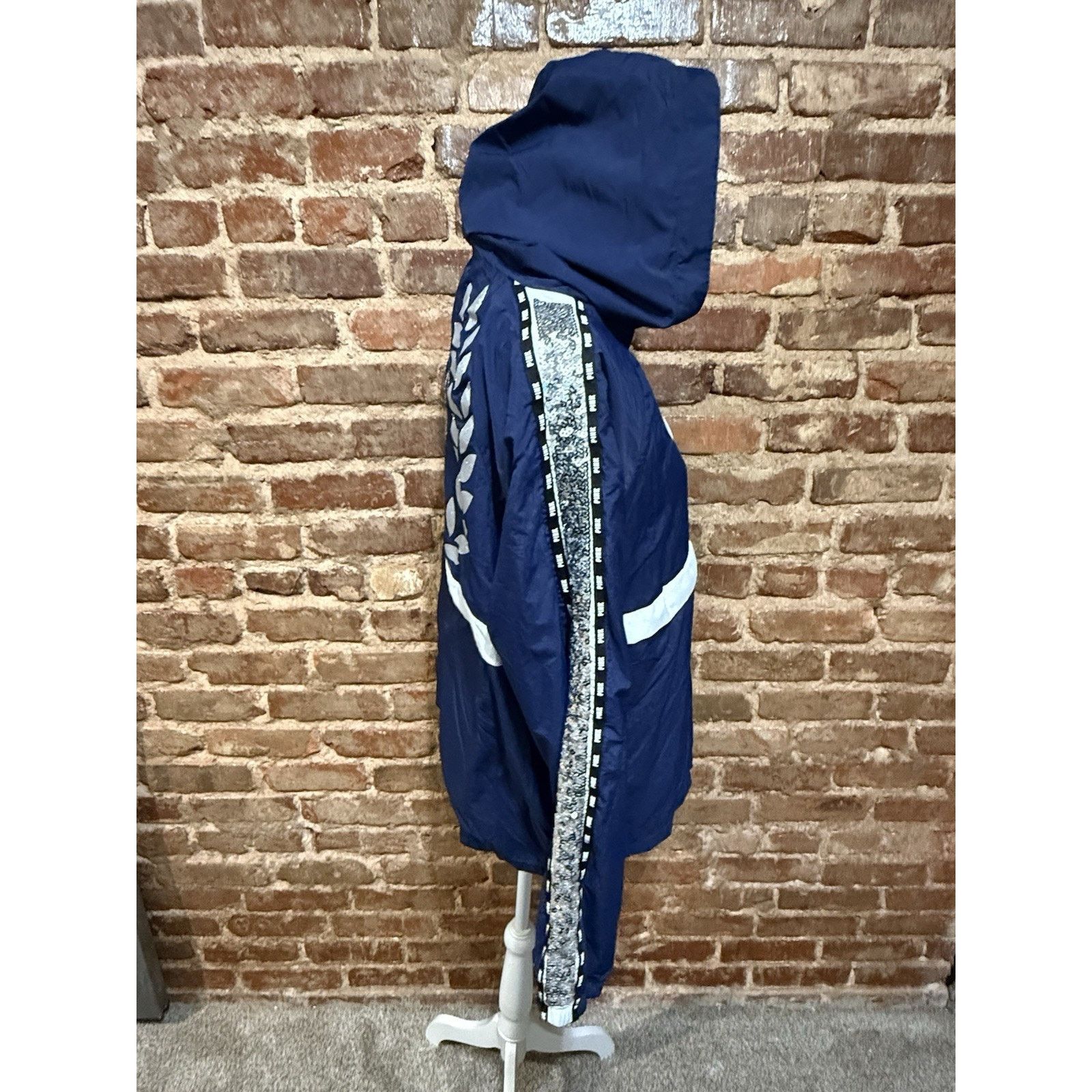 Victoria's Secret Victorias Secret funnel neck Silver bling sport Jacket M/L Size M / US 6-8 / IT 42-44 - 4 Thumbnail