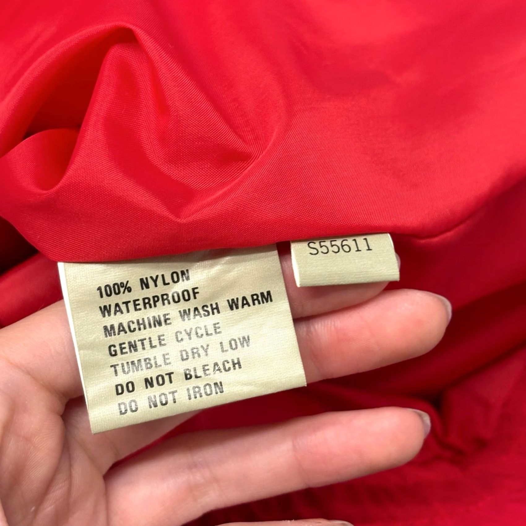 Vintage VINTAGE Gear Red Mens Large Nylon Waterproof Windbreaker Jacket 90s Jack Daniels Logo Size US L / EU 52-54 / 3 - 7 Thumbnail