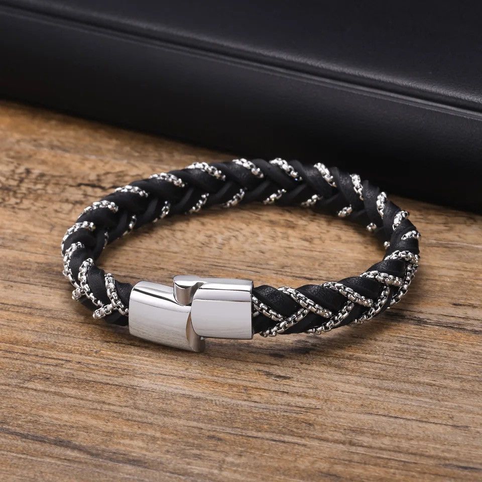 Jewelry Black Leather Bracelets Size ONE SIZE - 1 Thumbnail