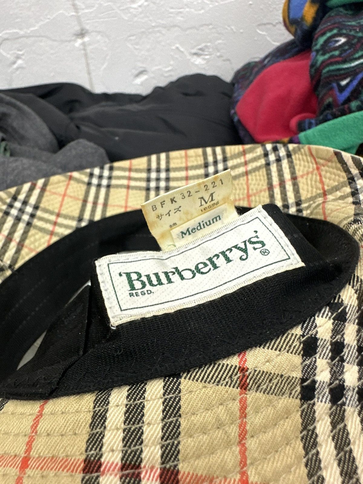 Burberry 90’s Burberrys Nova Check Bucket Hat Size ONE SIZE - 8 Thumbnail