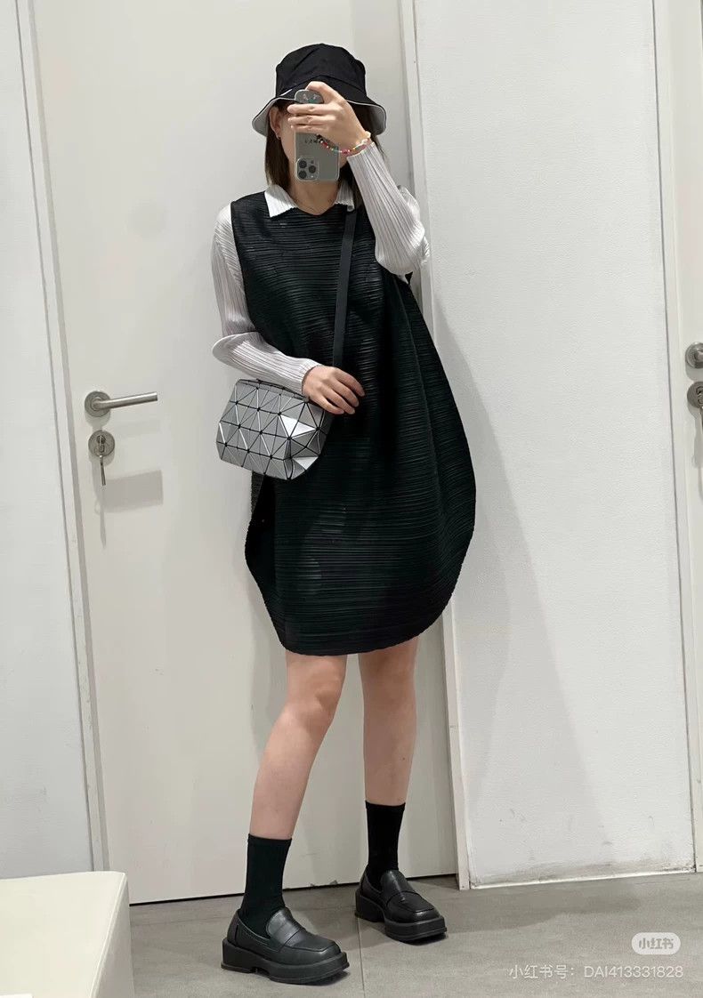 Issey Miyake Issey Miyake size:one size Black round vest Size S / US 4 / IT 40 - 1 Thumbnail