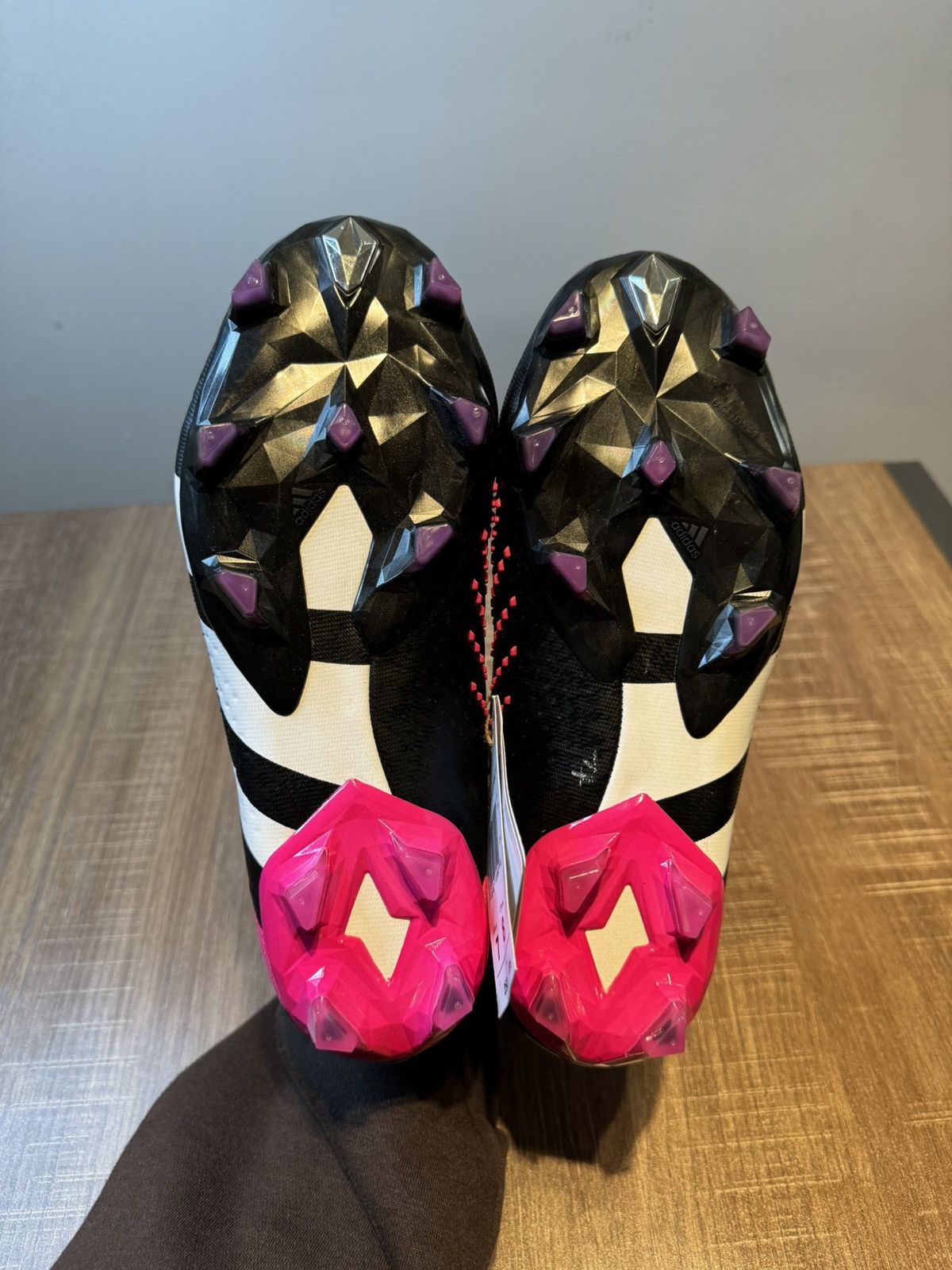 Adidas Brand New Adidas Predator Accuracy.1 FG Size 6 Soccer Cleats Size US 6 / EU 39 - 6 Thumbnail