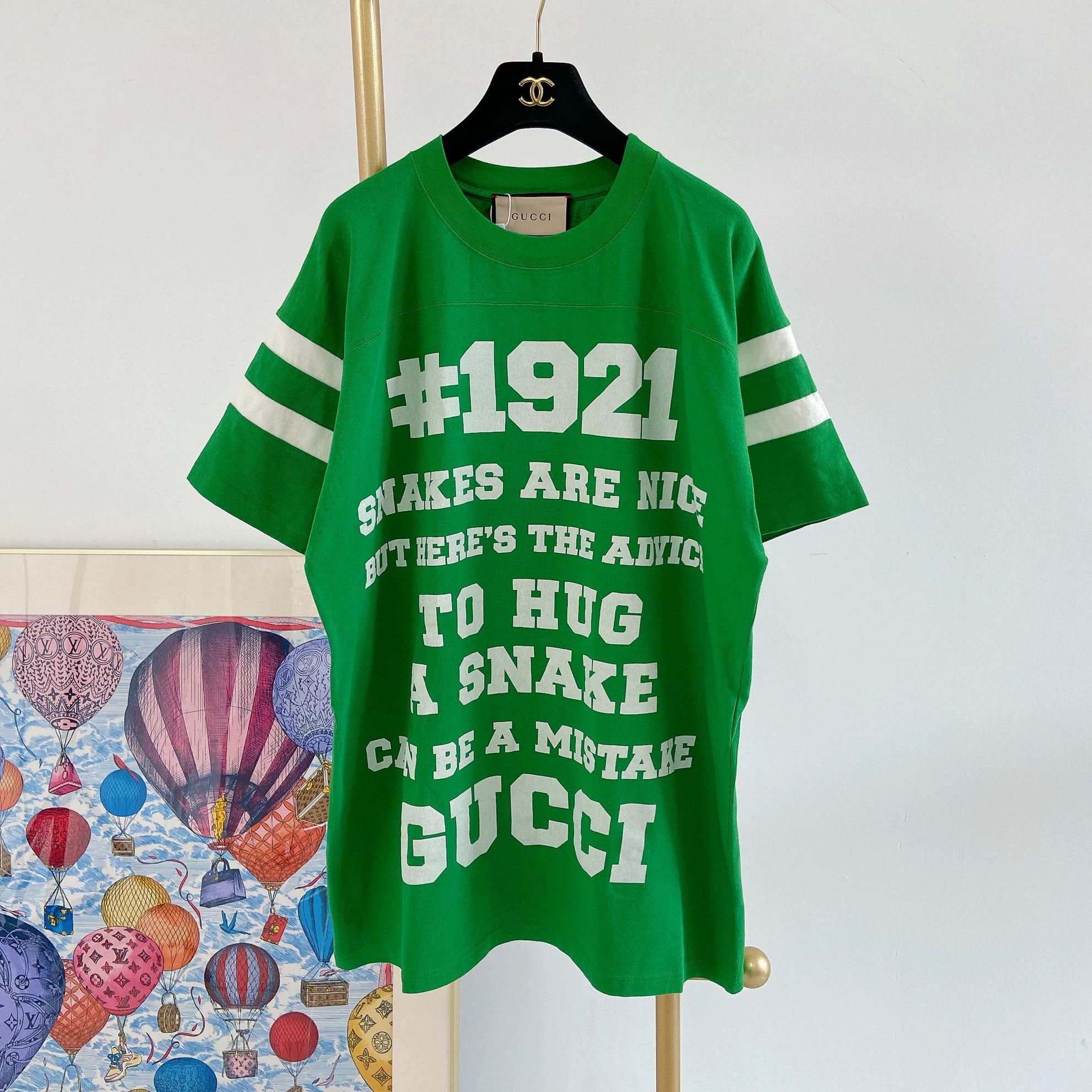 Gucci Gucci To Hug A Snake T-Shirt Green | Grailed