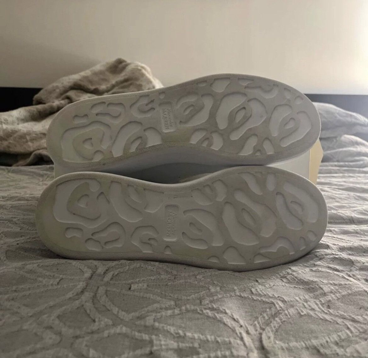 Alexander McQueen Alexander McQueen white silver shoes Size US 10.5 / EU 43-44 - 6 Thumbnail