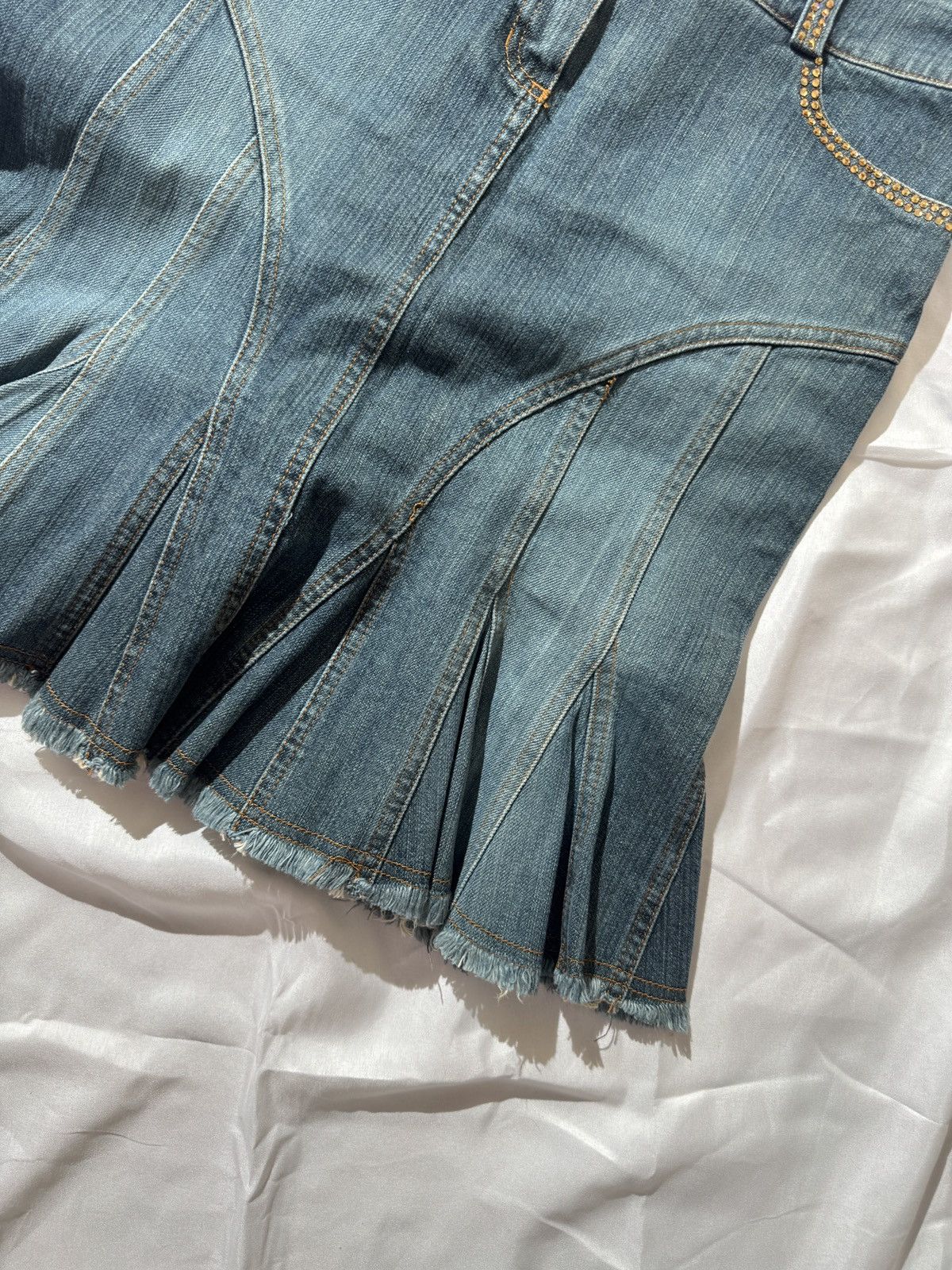 Blumarine Miss Blumarine Y2K Washed Denim Pleated Skirt Size 28" / US 6 / IT 42 - 5 Thumbnail