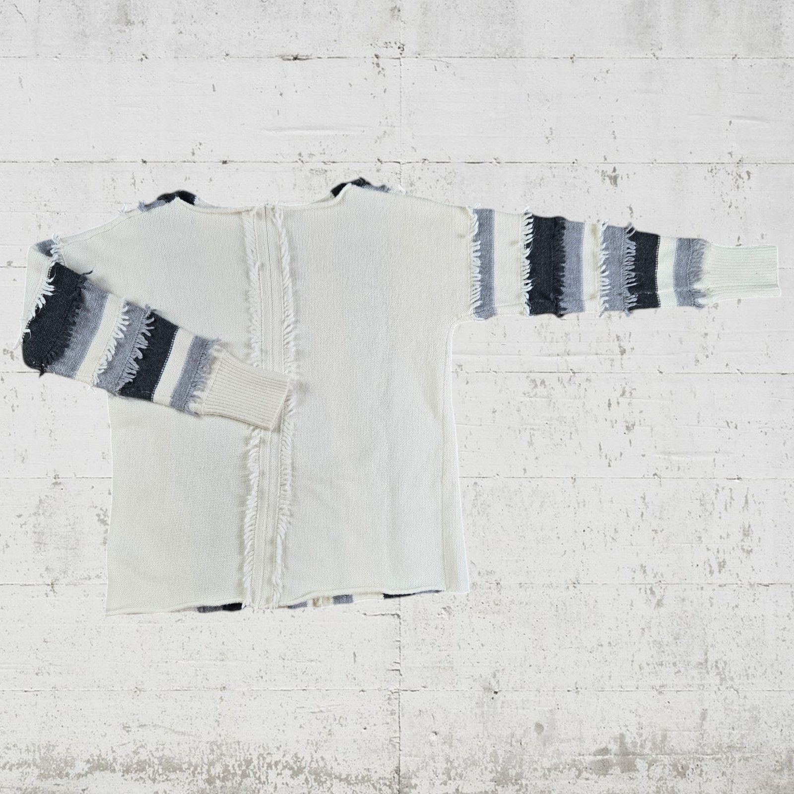 Vince Camuto Vince Camuto White Gray Fringe Sweater Size XS Size XS / US 0-2 / IT 36-38 - 6 Thumbnail