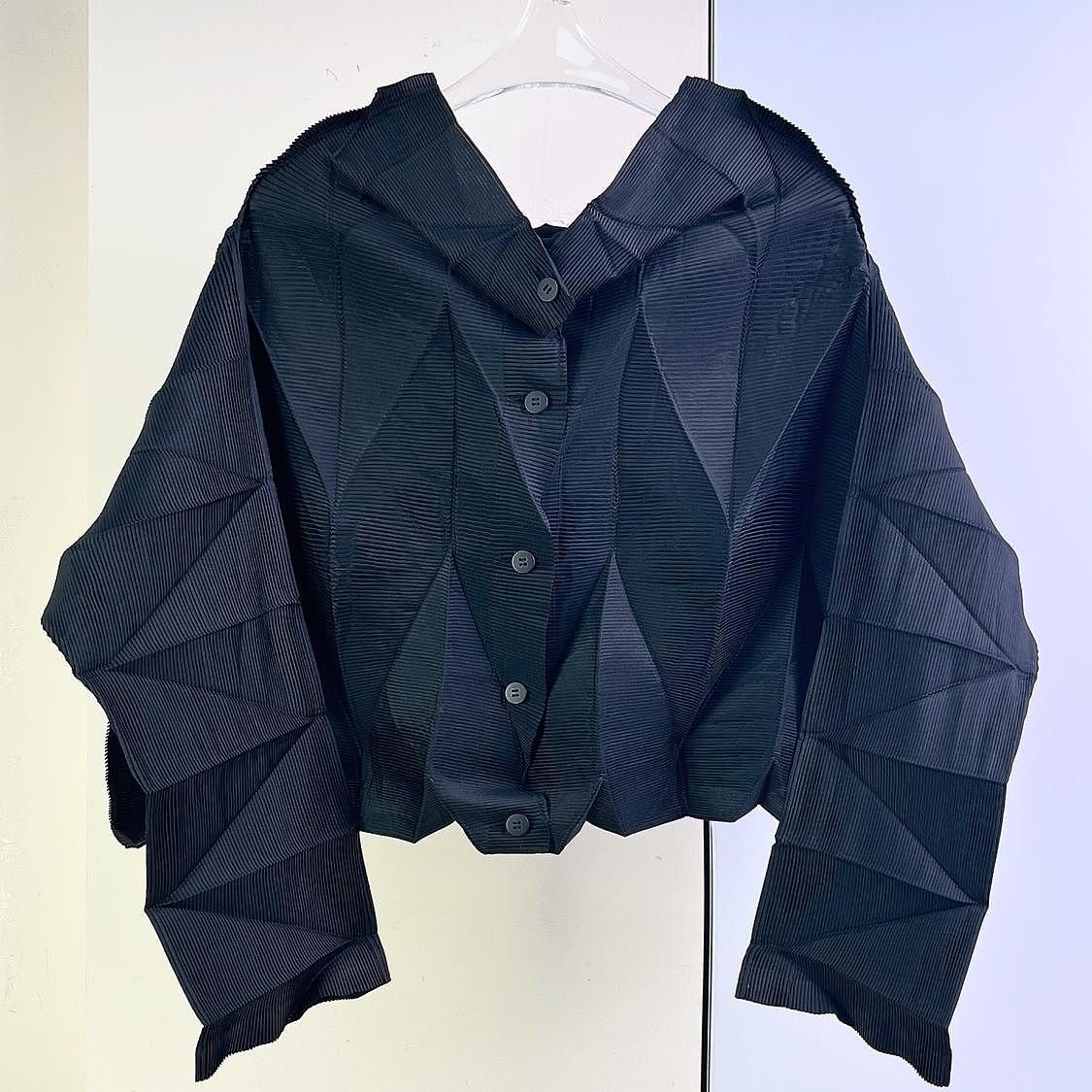 Issey Miyake Issey Miyake Pleated Button Front Jacket Size 2 Size M / US 6-8 / IT 42-44 - 1 Thumbnail