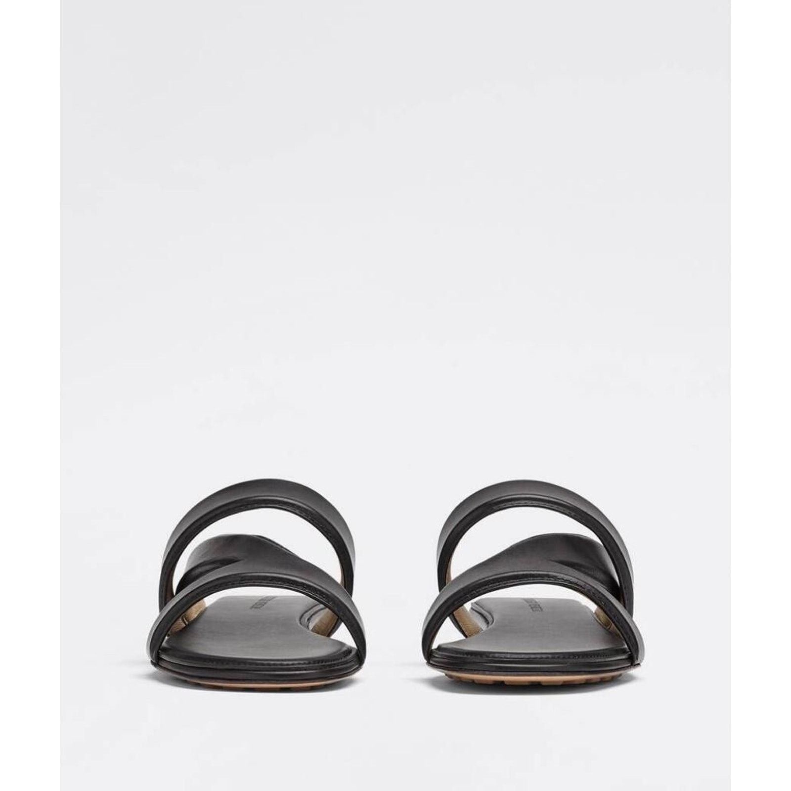 Bottega Veneta Bottega Veneta Calf Leather Sandals Black 9 US 651374 Size US 9 / IT 39 - 11 Thumbnail