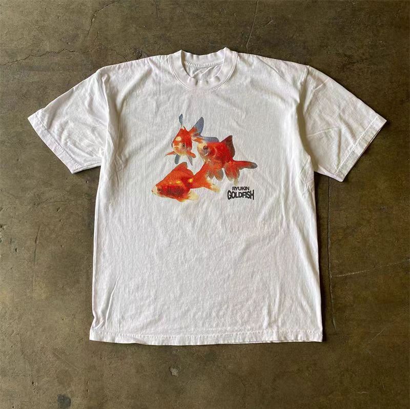 Japanese Brand White street washed goldfish print t-shirt Size US M / EU 48-50 / 2 - 1 Thumbnail