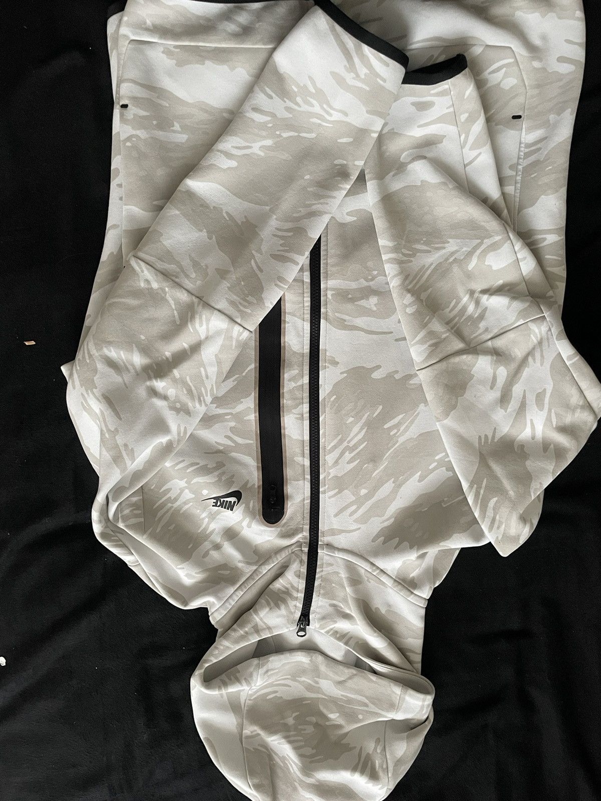 Nike Nike Tech Fleece Camo Windrunner Hoodie Zip Tracksuit Sz m Size US M / EU 48-50 / 2 - 4 Thumbnail