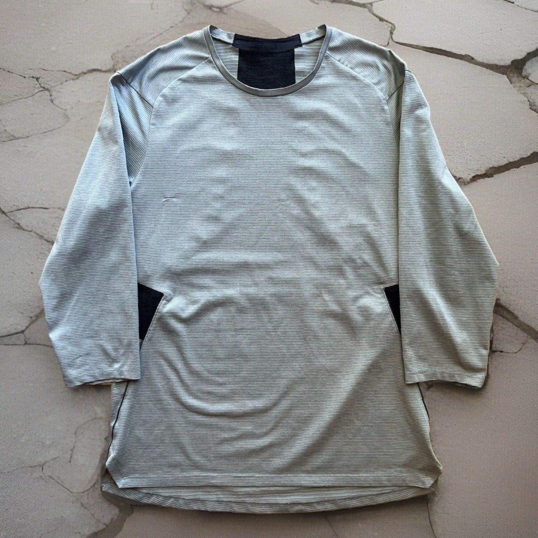 Lululemon Lululemon Vent Shirt S Gray 3/4 Sleeve T‑Shirt Men Regular Round Neck Athletic All Seasons Logo Vintage? No Size US S / EU 44-46 / 1 - 2 Thumbnail