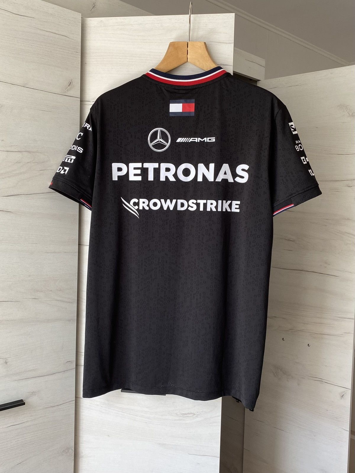 Mercedes-Benz 2024 Mercedes AMG Petronas F1 Men's Team Black T-shirt Size US XL / EU 56 / 4 - 5 Thumbnail