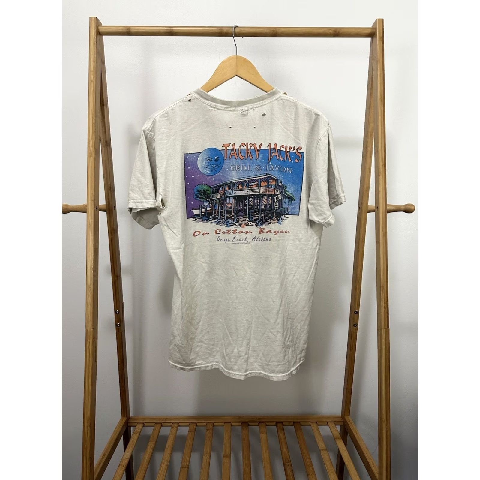 Gildan VTG Tacky Jack's Tavern AL Worn Thrashed Distressed Cotton T-Shirt M Shirt Mens White 90s Grunge Bar Seafood Distressed Mens Size US M / EU 48-50 / 2 - 2 Thumbnail