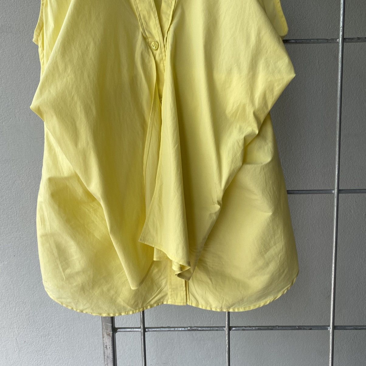 Yves Saint Laurent Yves Saint Laurent Yellow Sleeveless Tie-Front Blouse Size S / US 4 / IT 40 - 7 Thumbnail