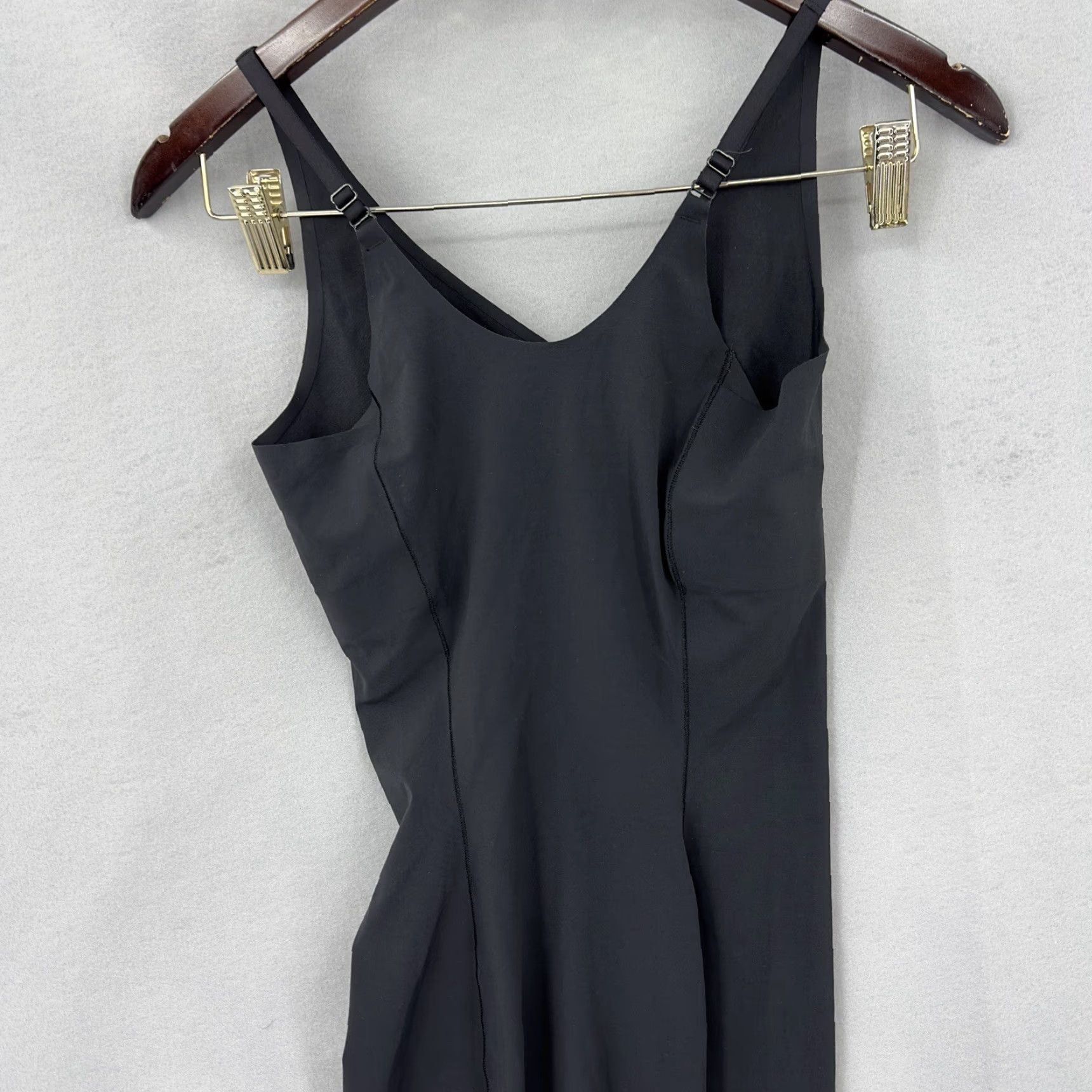 Vintage Yummie Shapewear Tank Womens Small Black Mild Compression Seamless Underwire Wireless Size ONE SIZE - 4 Thumbnail
