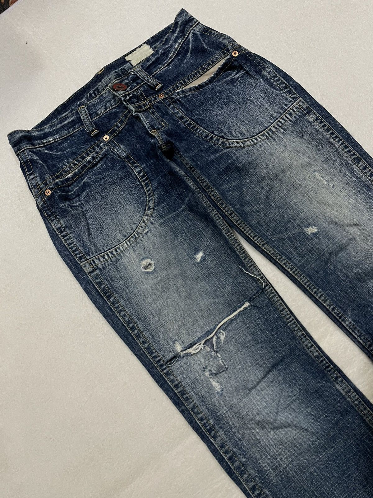 Japanese Brand Vintage Japanese Brand Straight Cut Distressed Faded Jeans Size US 30 / EU 46 - 6 Thumbnail