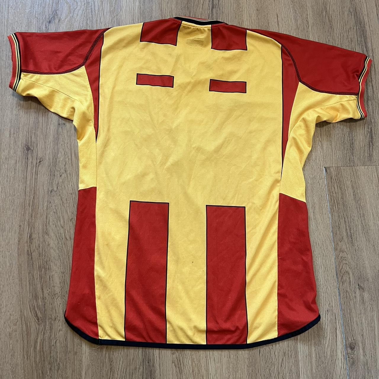 Umbro 2002-04 Galatasaray Umbro Football Shirt Turkey y2k 2000s Size US M / EU 48-50 / 2 - 2 Thumbnail
