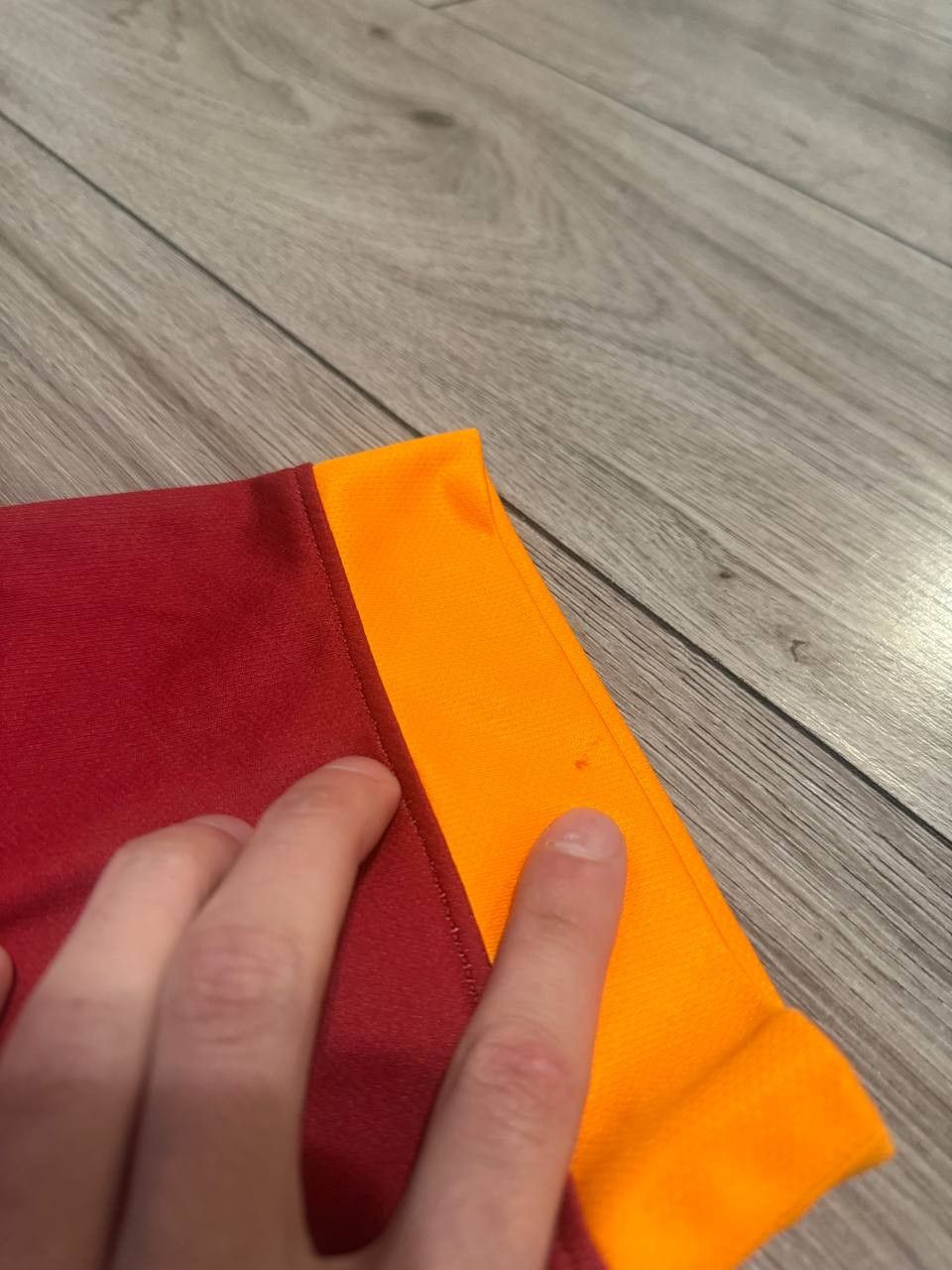 Nike GALATASARAY NIKE 2014/2015 FOOTBALL HOME JERSEY #10 SIZE M Size US M / EU 48-50 / 2 - 6 Thumbnail