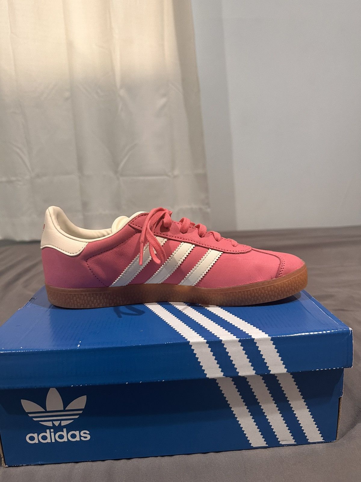 Adidas Size 6Y Adidas Gazelle J’Pink Fusion Gum Size US 6 / EU 39 - 3 Thumbnail