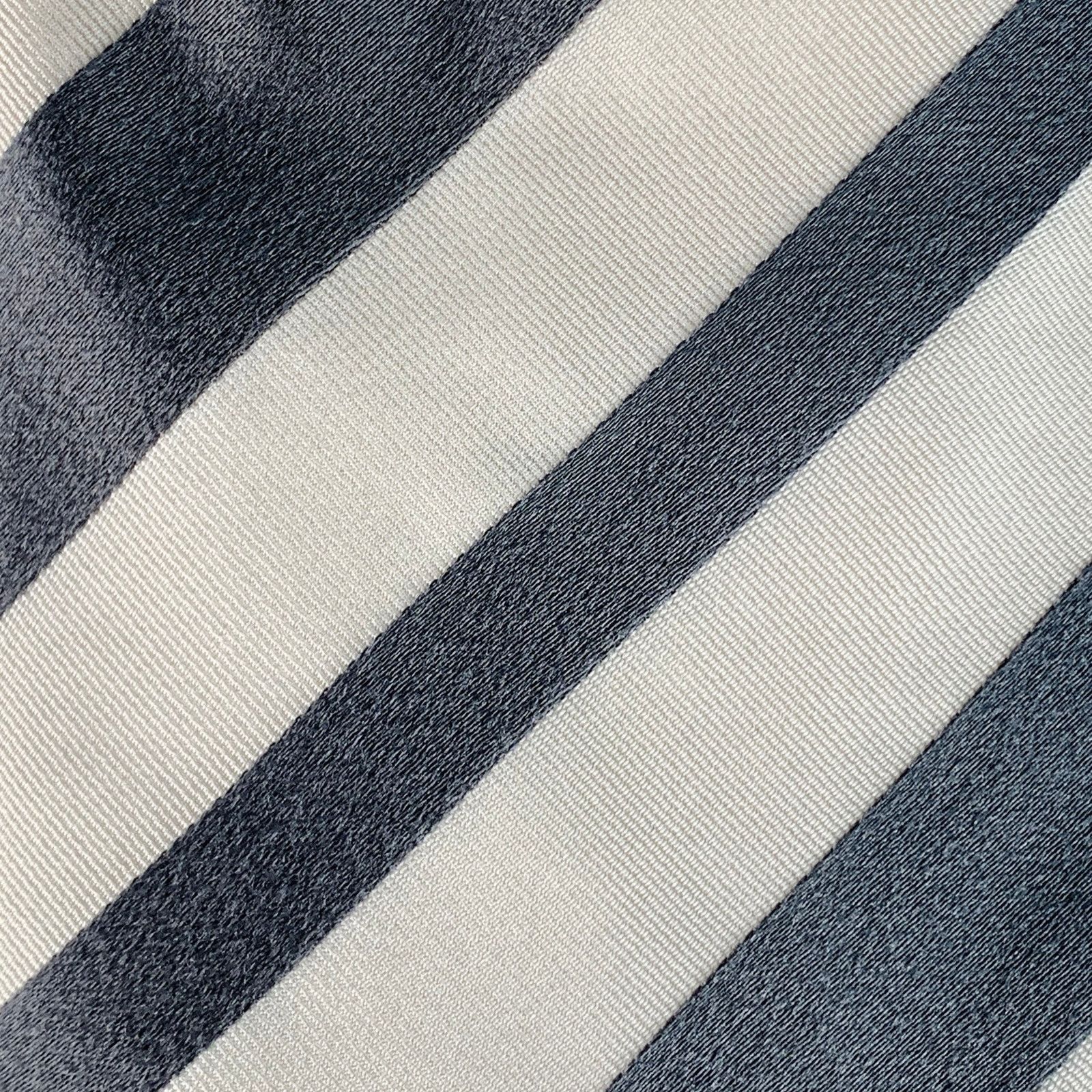 Giorgio Armani GIORGIO ARMANI Cream Diagonal Stripe Silk Twill Tie Size ONE SIZE - 2 Thumbnail