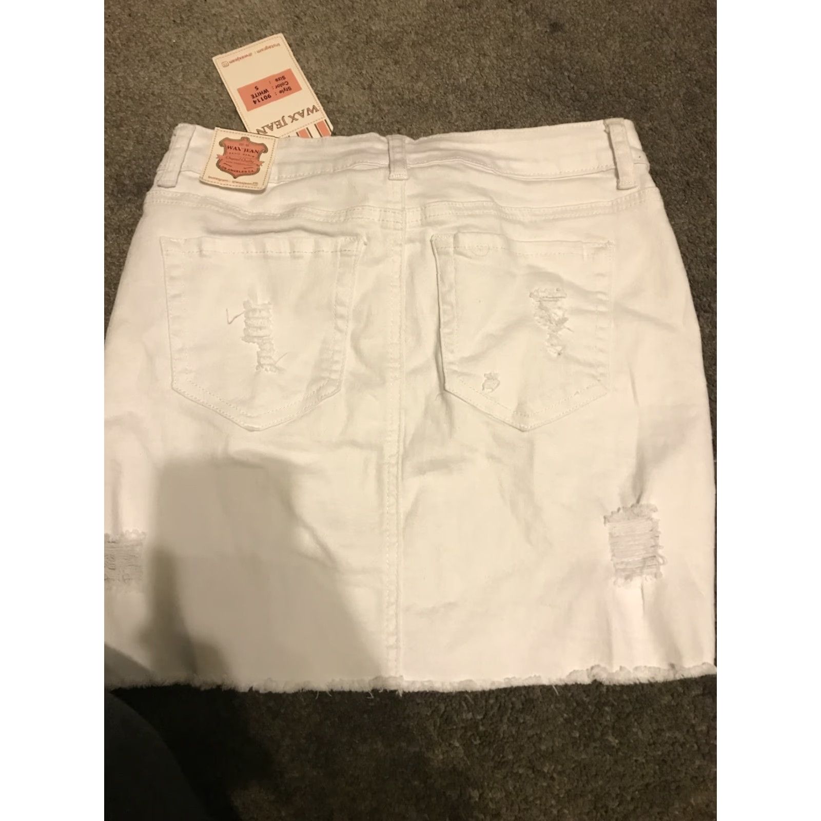 Denime VINTAGE? Wax Jean White Distressed Denim Stretch Short Mini Skirt Frayed Cut Off Hem S Women Skirt Small White Women Size 28" / US 6 / IT 42 - 3 Thumbnail