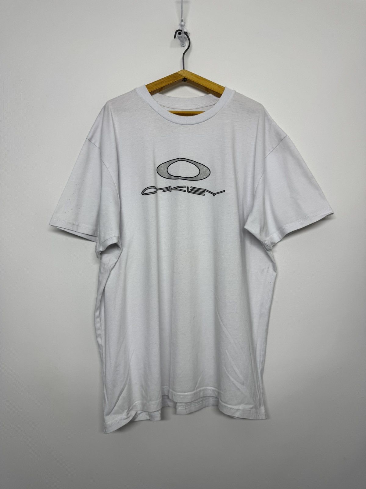 Oakley Vintage OAKLEY Center Logo T Shirt Hype Rare Gorpcore Size US L / EU 52-54 / 3 - 2 Thumbnail