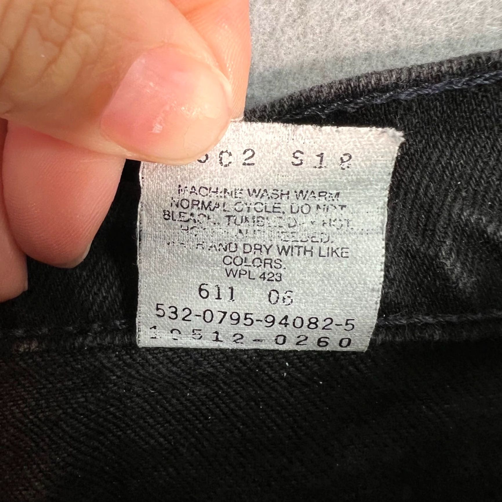 Levi's VINTAGE Levi's 512 Jeans Slim Black Denim Womens 5 M Tapered Leg 31in Inseam Mens? Size 27" / US 4 / IT 40 - 5 Thumbnail