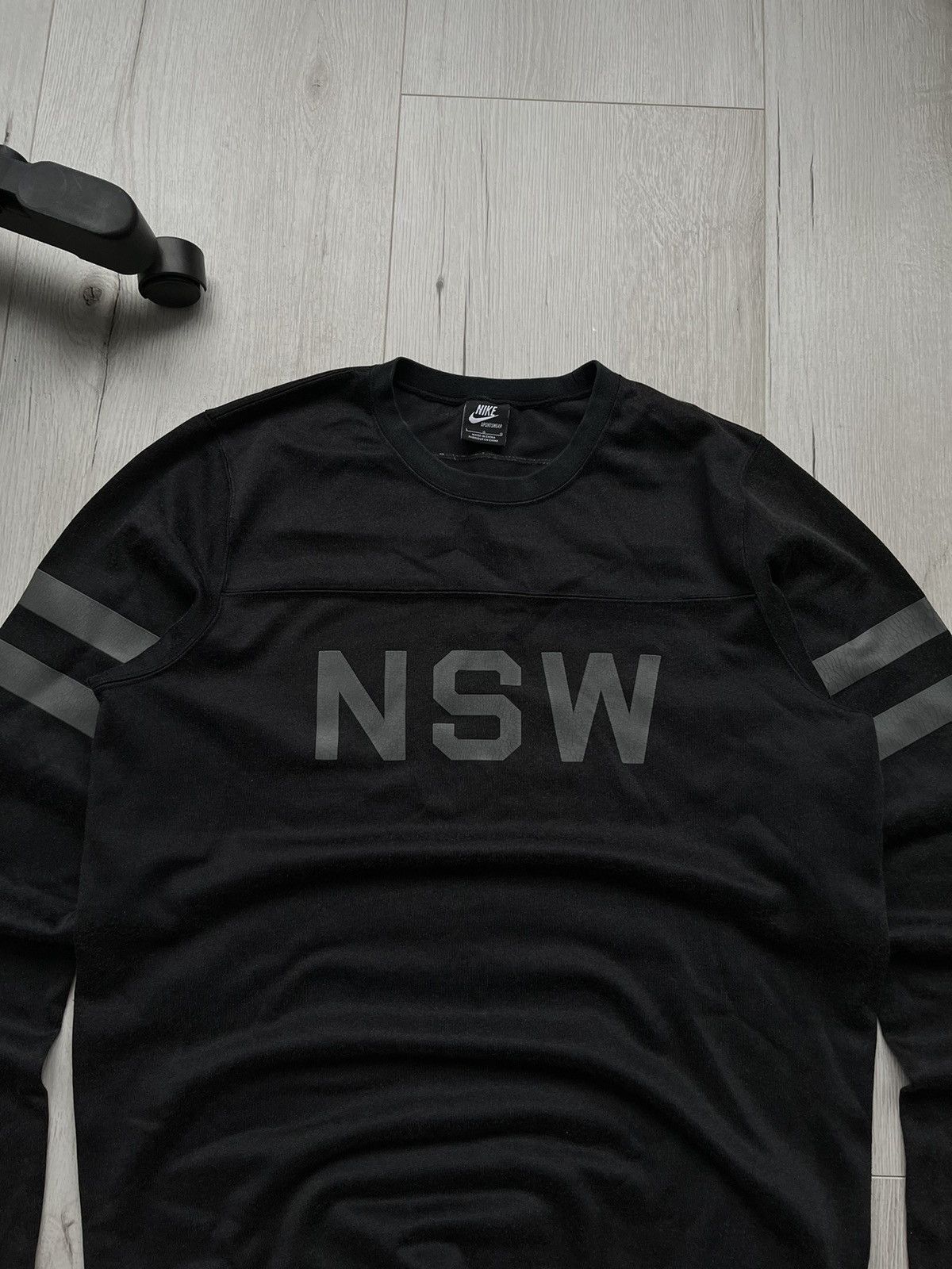Nike × Vintage Vintage Nike NSW Big Logo Y2K Sweatshirt Black Long sleeve Size US L / EU 52-54 / 3 - 3 Thumbnail