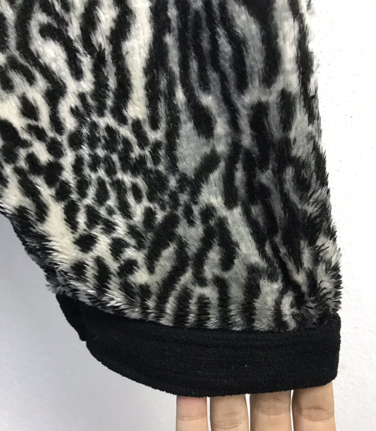 Japanese Brand × Vintage Vintage Rocky Rabbit Hoodie Size US L / EU 52-54 / 3 - 6 Thumbnail