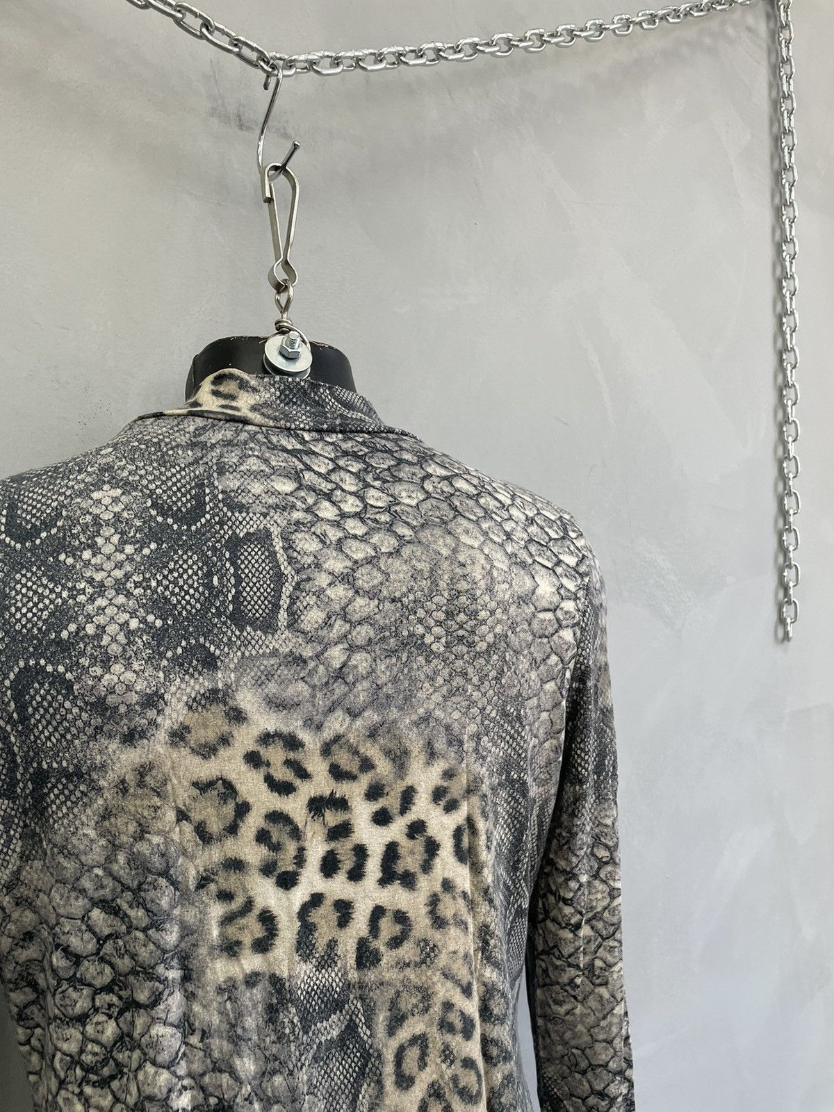 Hysteric Glamour Rare slim fit reptiles print hysteric glamour style top Size US S / EU 44-46 / 1 - 11 Thumbnail