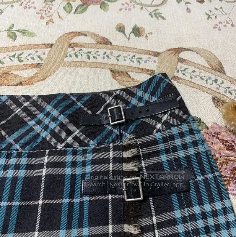 Burberry Burberry Blue Wool Check Pleated Skirt. Size 23" - 2 Thumbnail