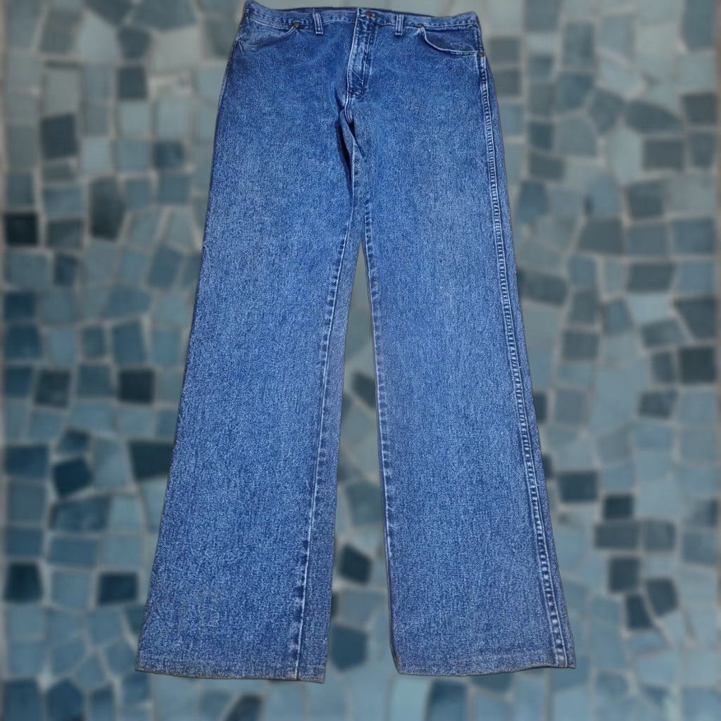 Wrangler VINTAGE Wrangler 13MWZ Bootcut Jeans Adult 38x34 Blue Acid Wash 90s Mens Size US 38 / EU 54 - 1 Thumbnail