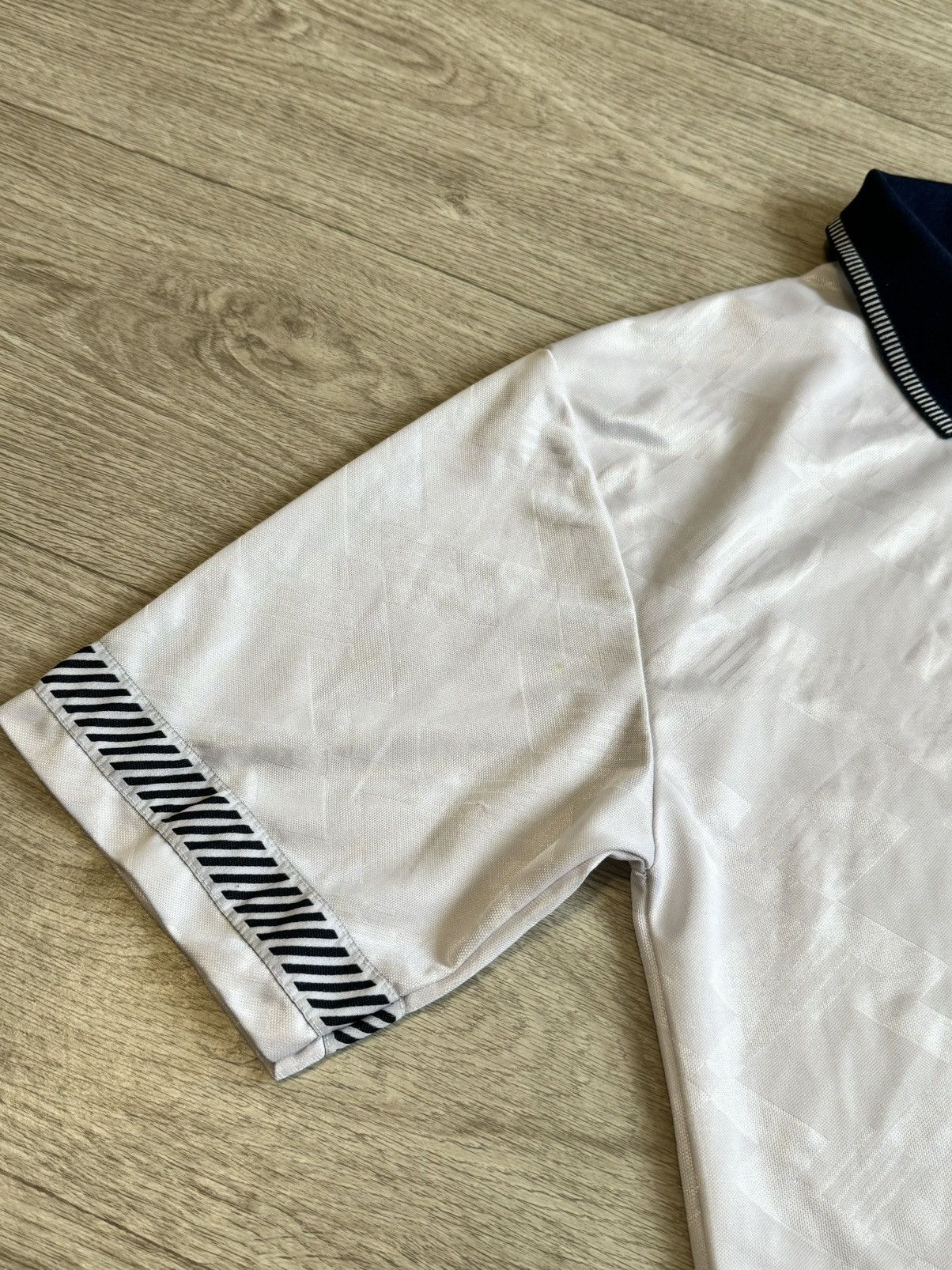 Vintage 🔷Retro England 1990/92 Soccer jersey🔷 Size US M / EU 48-50 / 2 - 4 Thumbnail
