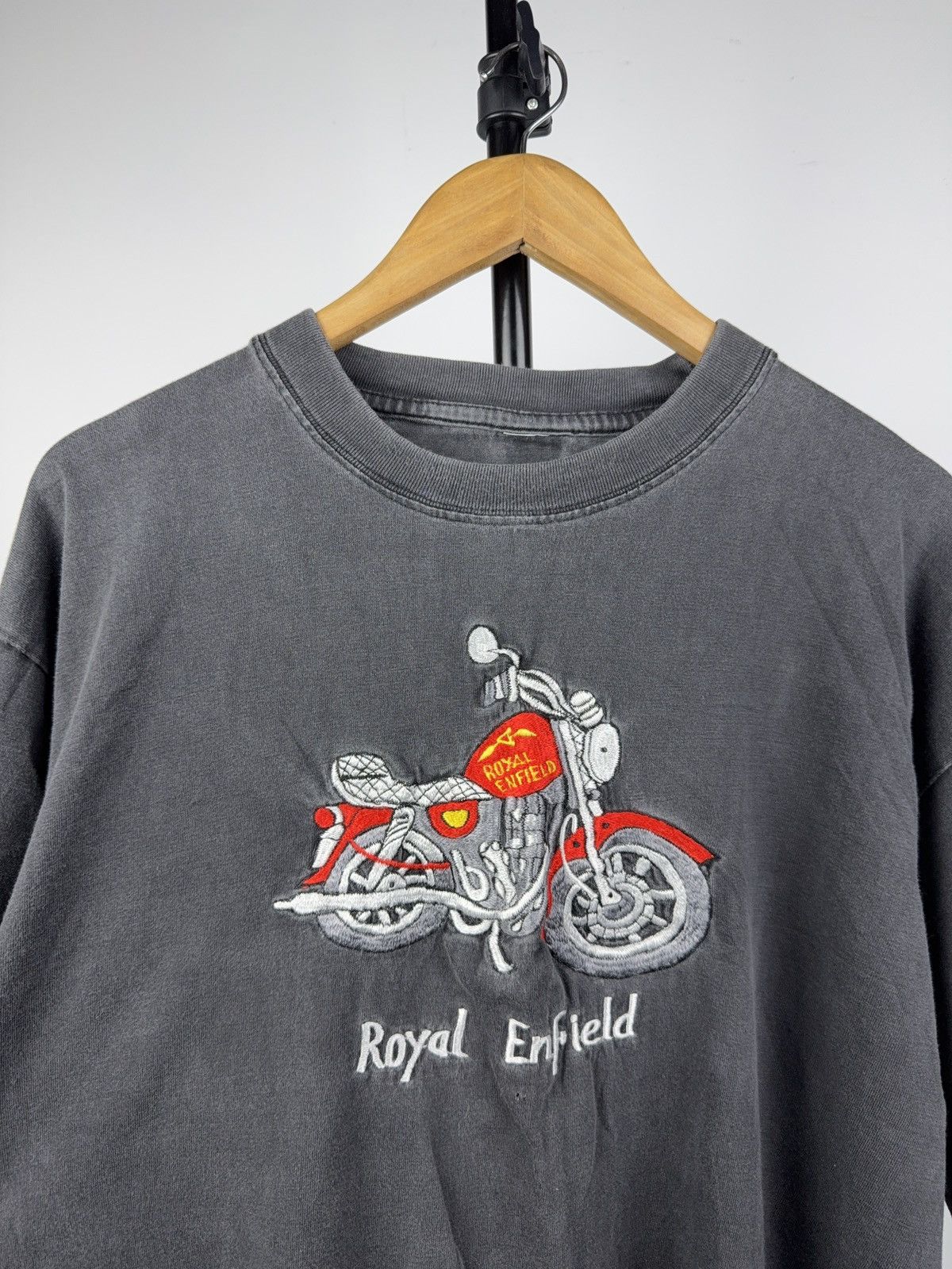 Vintage Vintage 90s Faded Royal Enfield Embroidered Motorcycle Tee Size US XL / EU 56 / 4 - 6 Thumbnail