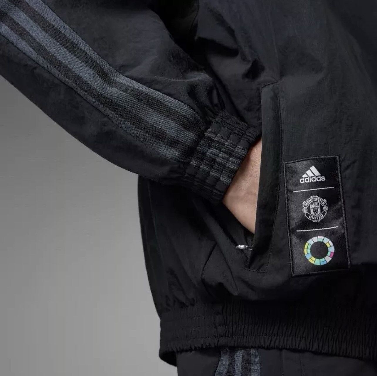 Adidas Adidas Manchester United Peter Saville Black Jacket Size US L / EU 52-54 / 3 - 5 Thumbnail