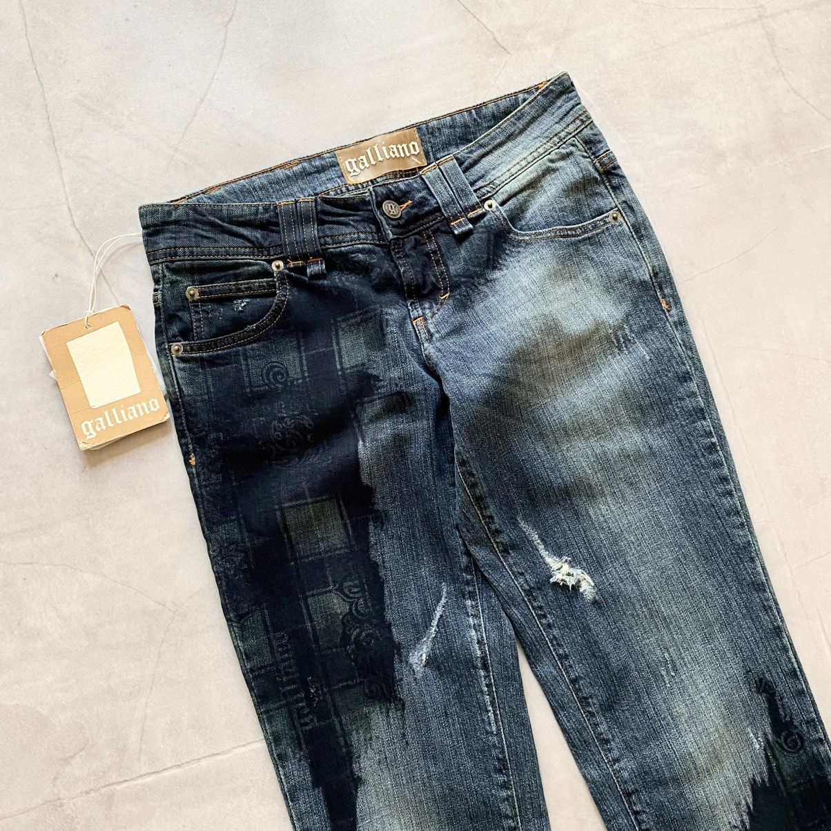 John Galliano NEW Galliano Distressed Painted Stripped Logo Jeans Y2K Size 26" / US 2 / IT 38 - 9 Thumbnail