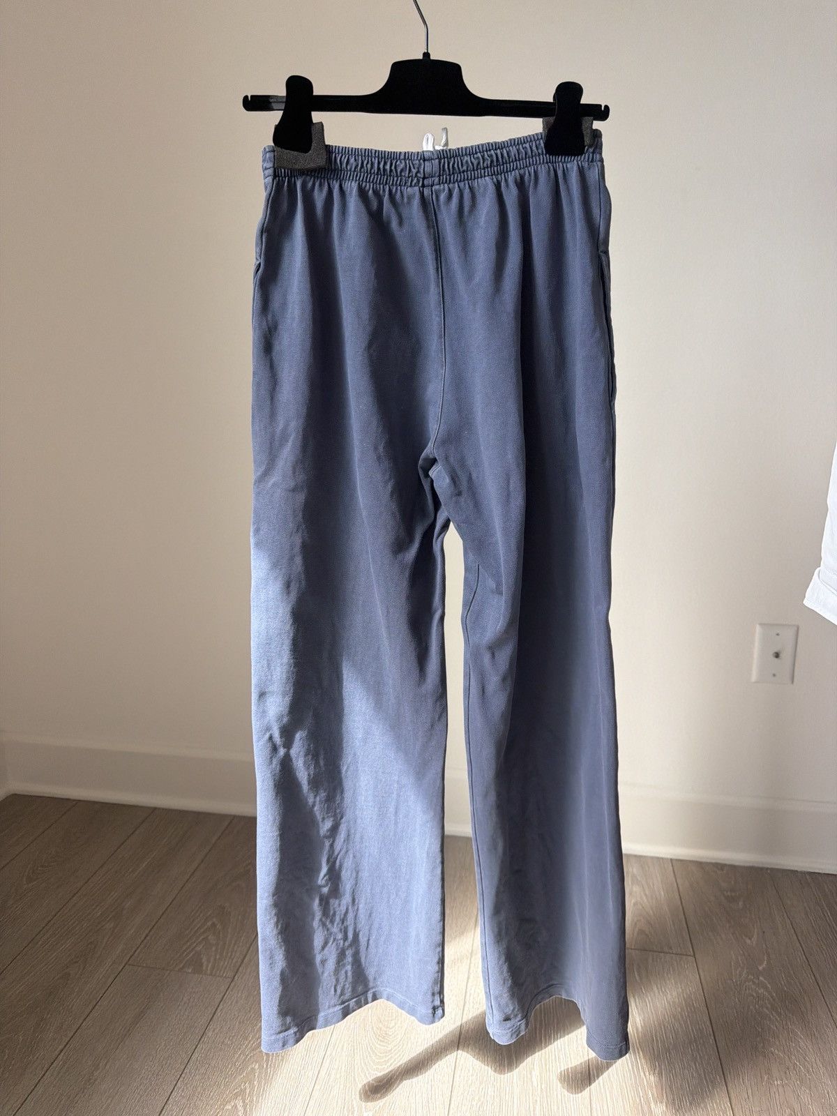 Brandy Melville Brandy Melville dusty blue sweat pants one size Size 25" / US 0 / IT 36 - 2 Thumbnail