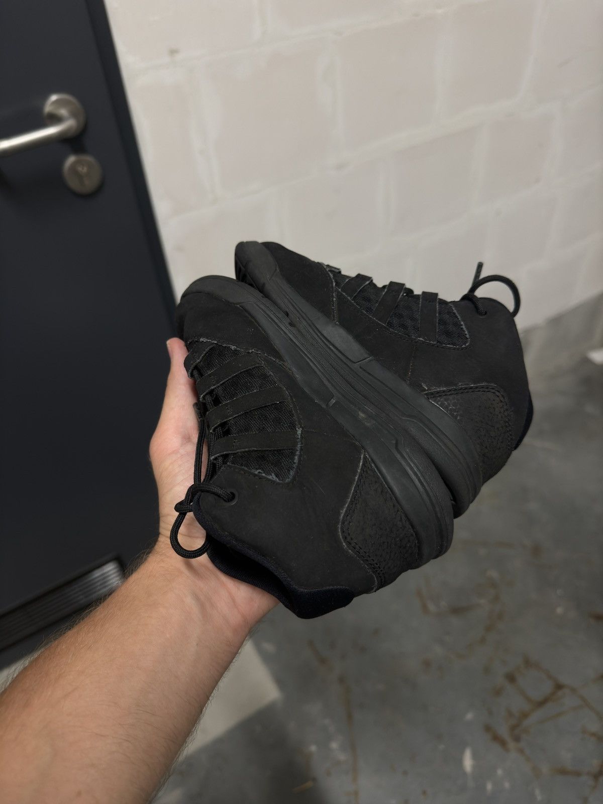 Jordan Brand Nike Jordan Kids black sneakers buty shoes AQ9215-001 Size US 5 / EU 37 - 7 Thumbnail