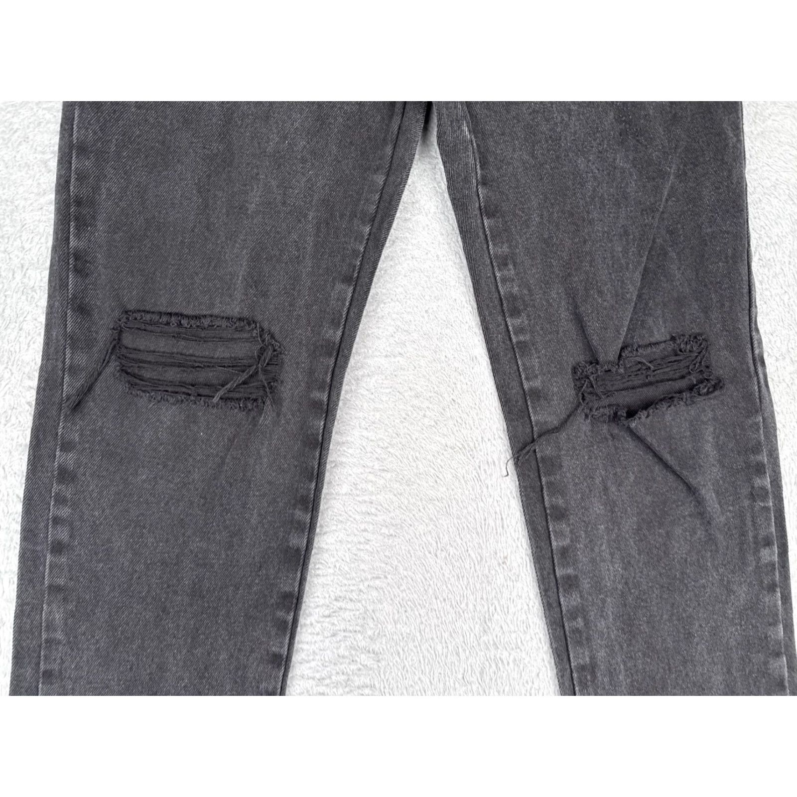 Cotton On Cotton On Jeans Size 4 Black High Rise Straight 26x31 Distressed 90s Womens Size 27" / US 4 / IT 40 - 3 Thumbnail