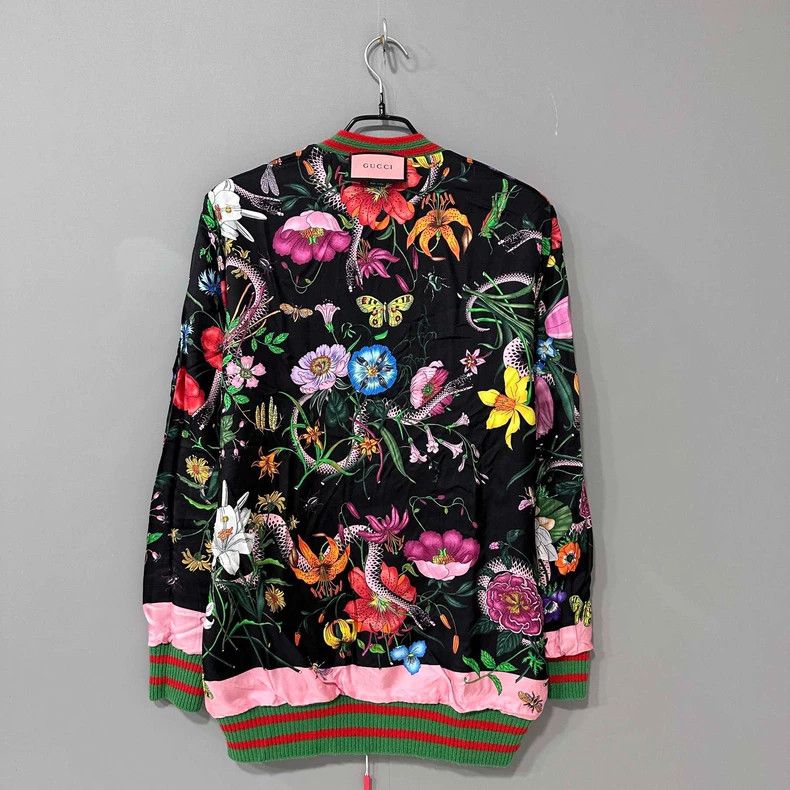 Gucci Gucci Large logo full print inner silk cardigan jacket 2502 Size US S / EU 44-46 / 1 - 5 Thumbnail