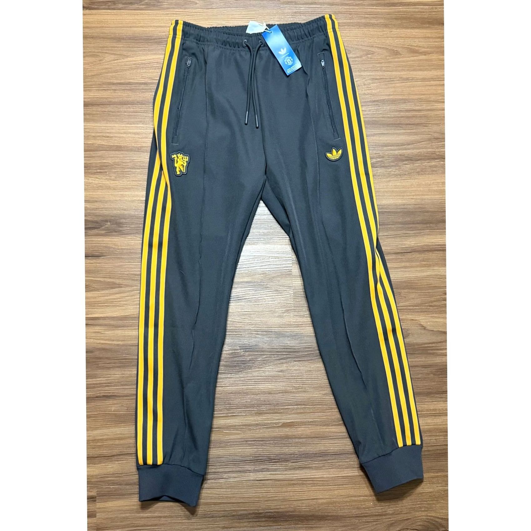 Adidas Adidas Manchester United Icon Track Pants Mens Sz M Grey Yellow (JN2815) Size US 31 - 2 Thumbnail