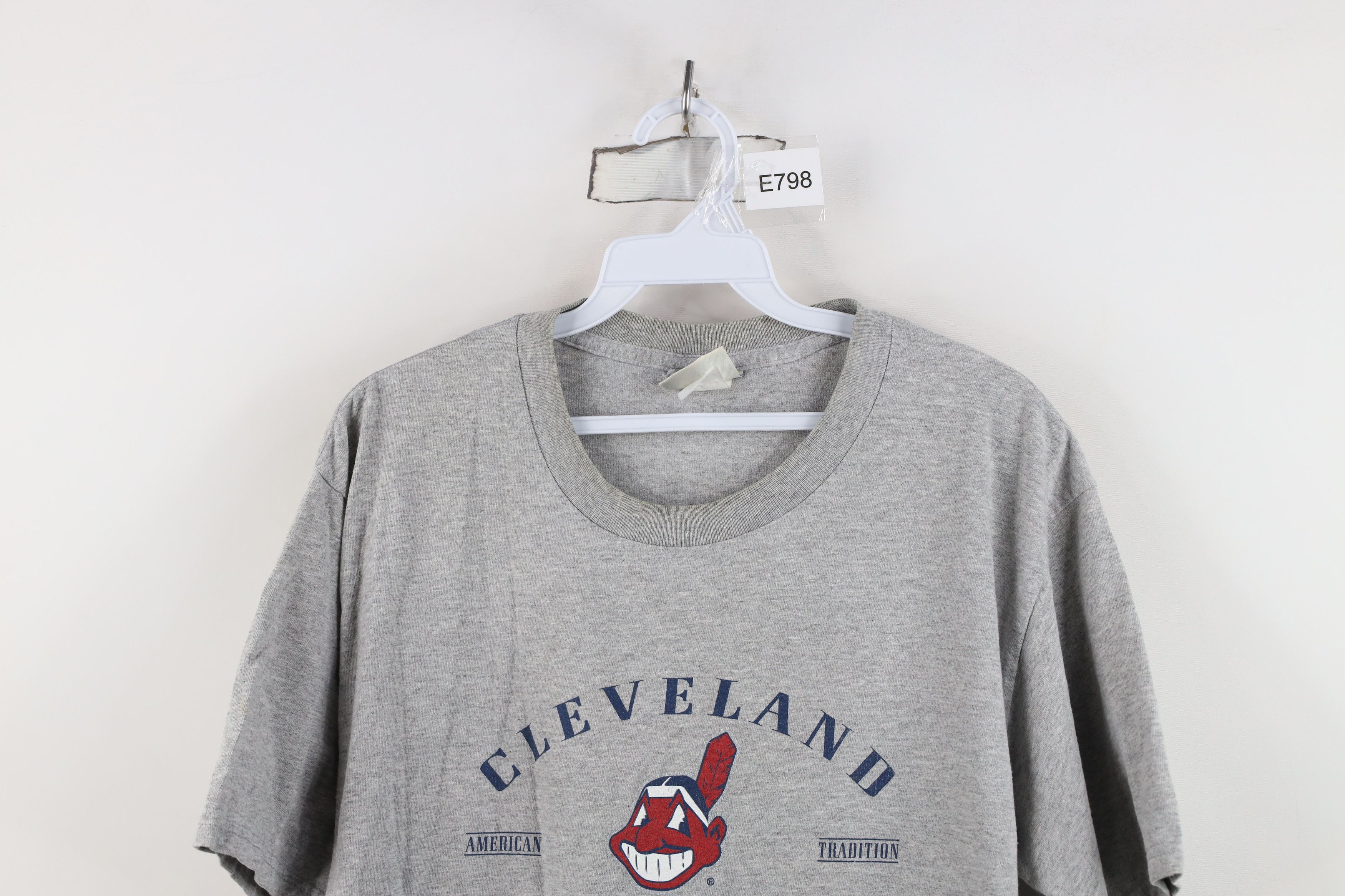 Vintage Vintage Y2K 2002 Chief Wahoo Cleveland Indians T-Shirt Size US M / EU 48-50 / 2 - 2 Thumbnail
