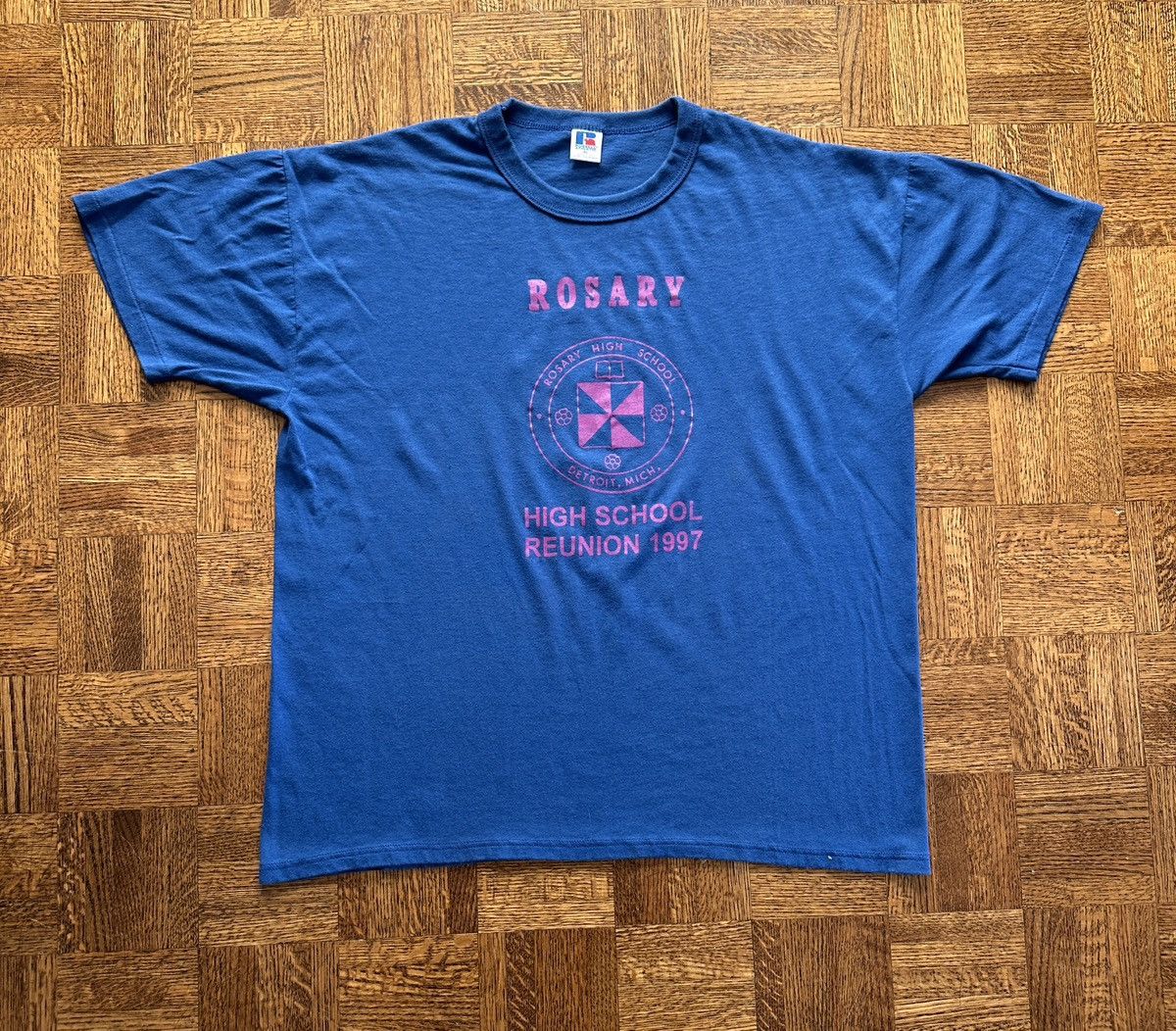 Vintage Vintage 90s Rosary High School Detroit Reunion Graphic Tee Size US XL / EU 56 / 4 - 1 Thumbnail