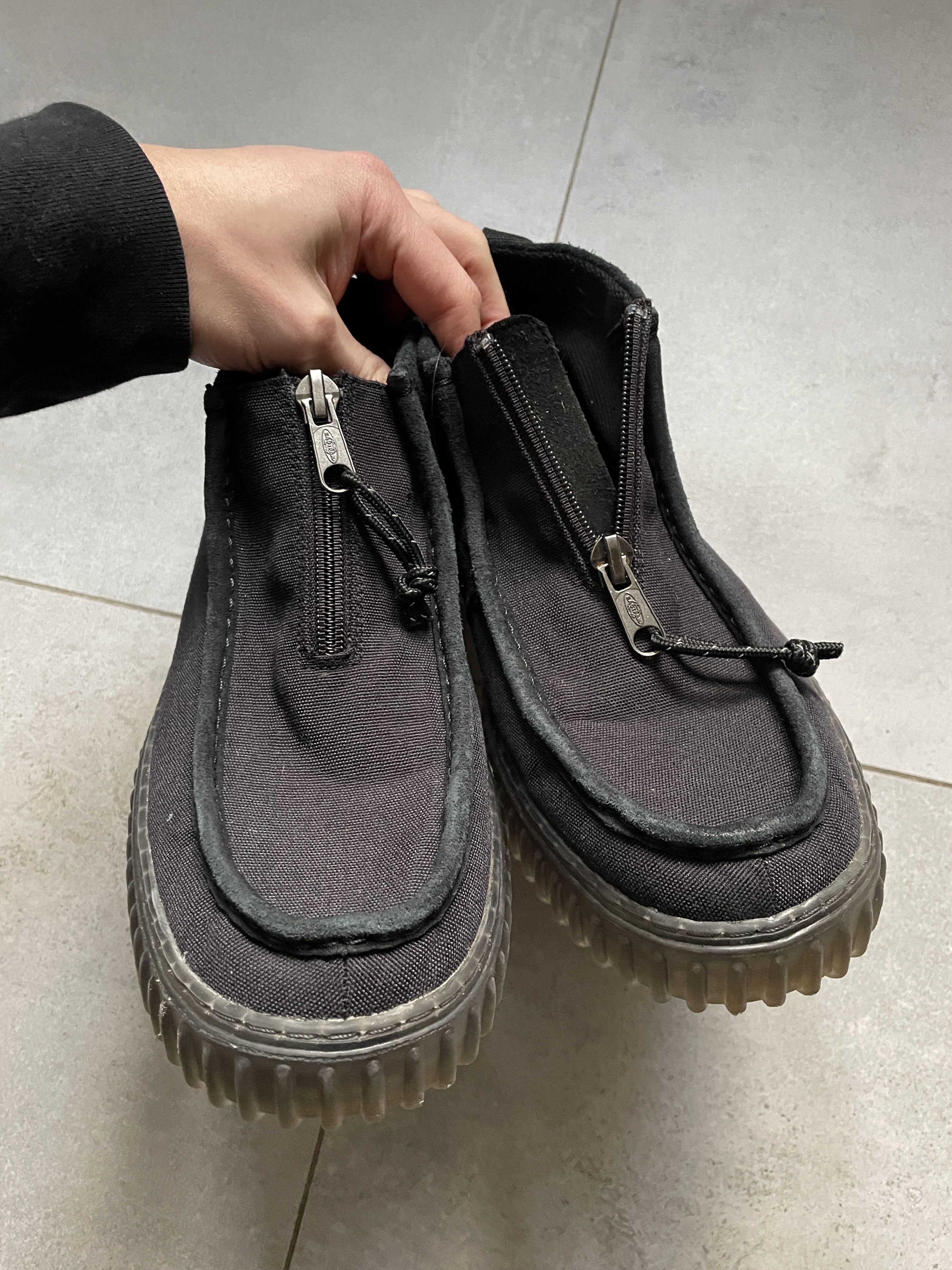 Clarks CLARKS X EASTPAK WALLABE BLACK SNEAKERS Size US 11 / EU 44 - 8 Thumbnail