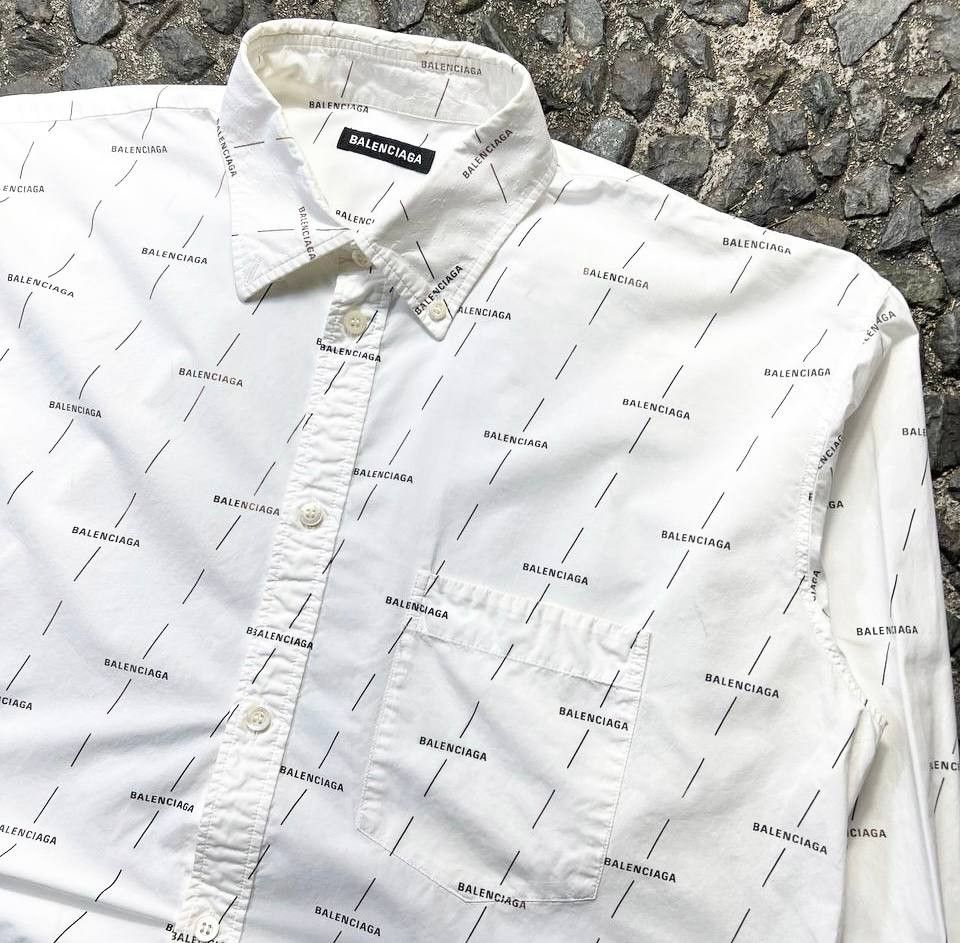 Balenciaga Balenciaga - All Over Print Oversized Shirt Size XS / US 0-2 / IT 36-38 - 2 Thumbnail