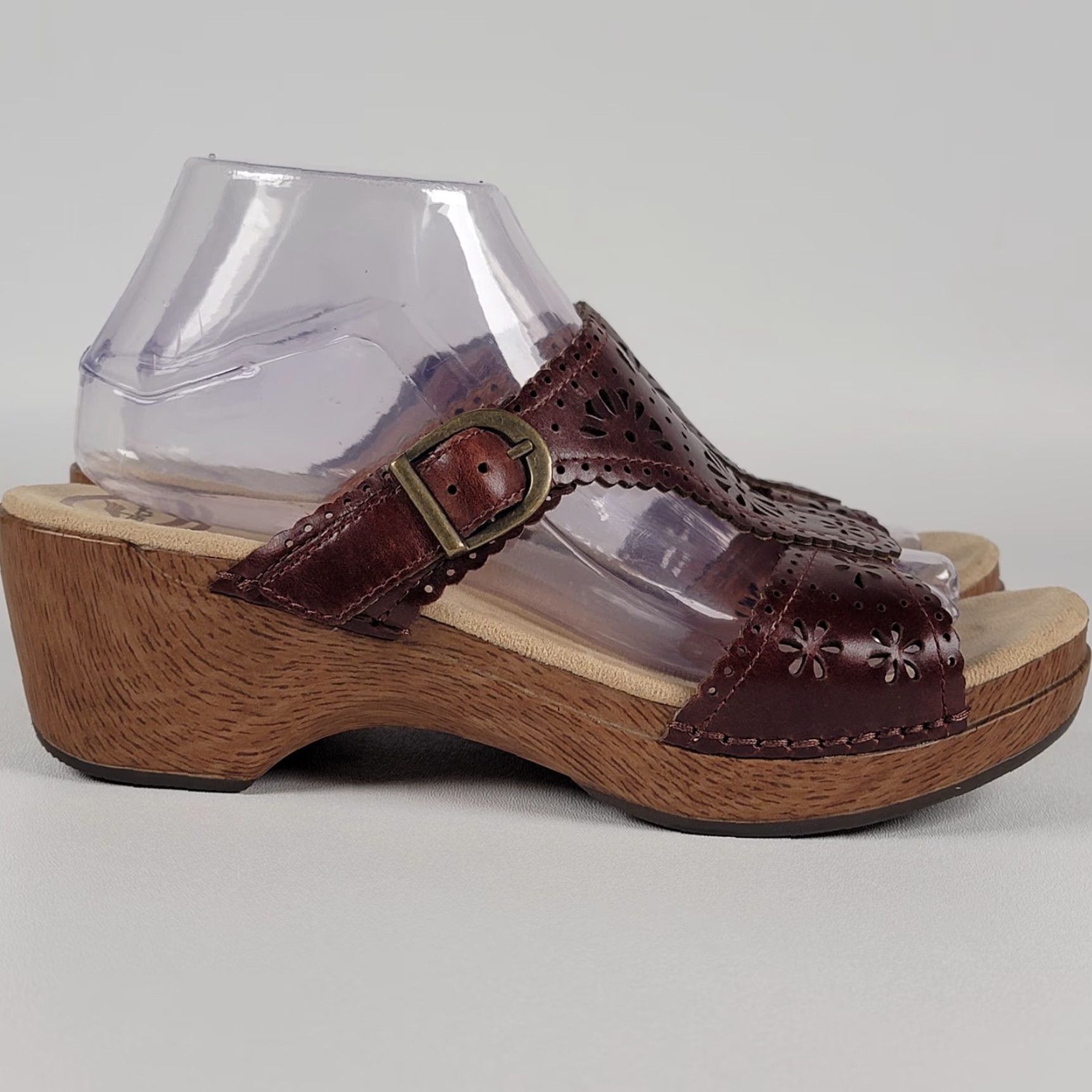 Dansko **Dansko Women's Brown Leather Slip-On Sandal Clog Size 9.5-10** User: **Brown Leather Dansko Women's Slip-On Sandal Clog Size 9.5-10** Size US 9.5 / IT 39.5 - 2 Thumbnail