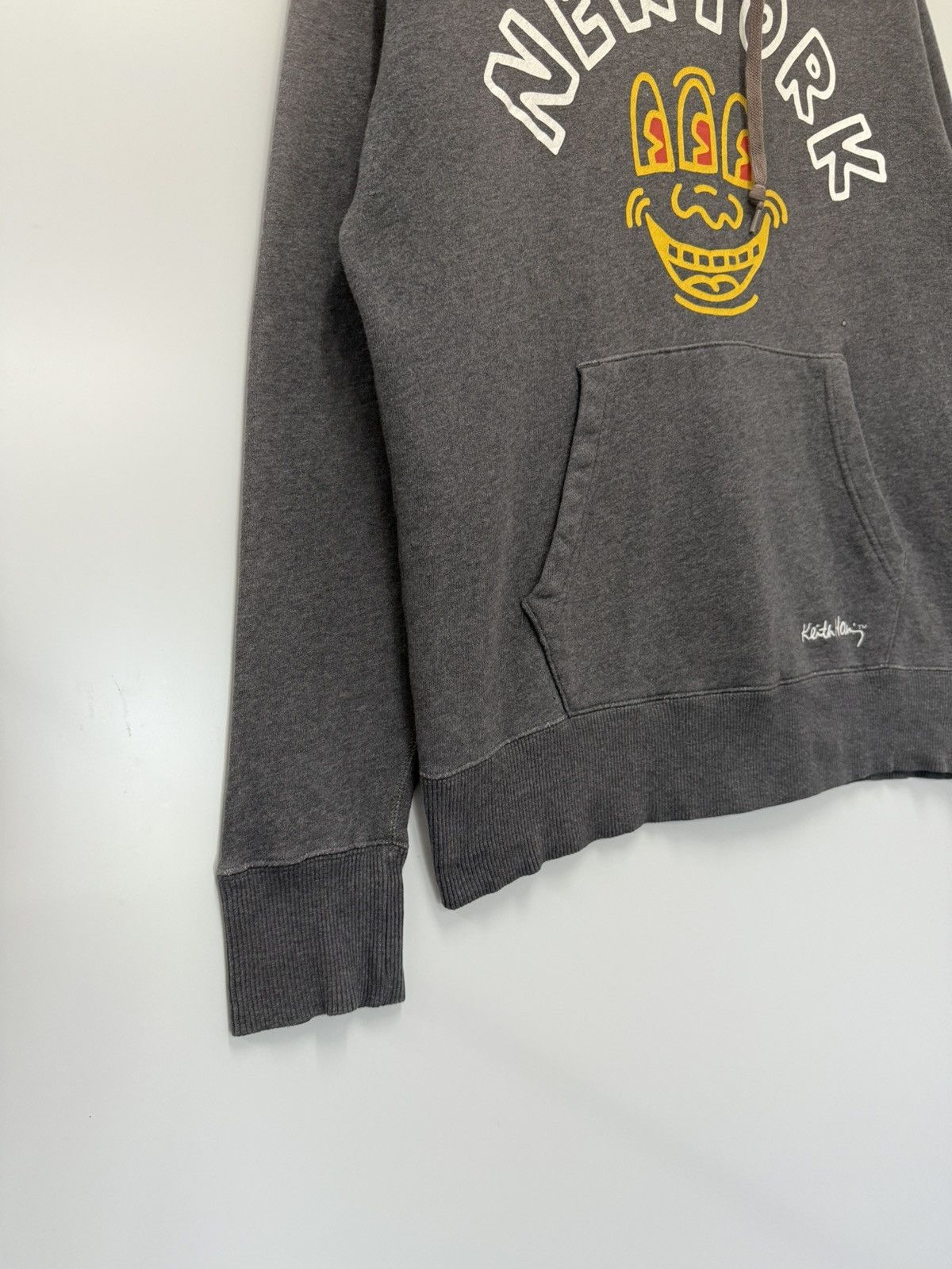 Japanese Brand 🔥 Uniqlo Japan Keith Haring NYC Sunfaded Sweat Hoodie - M Size US M / EU 48-50 / 2 - 3 Thumbnail