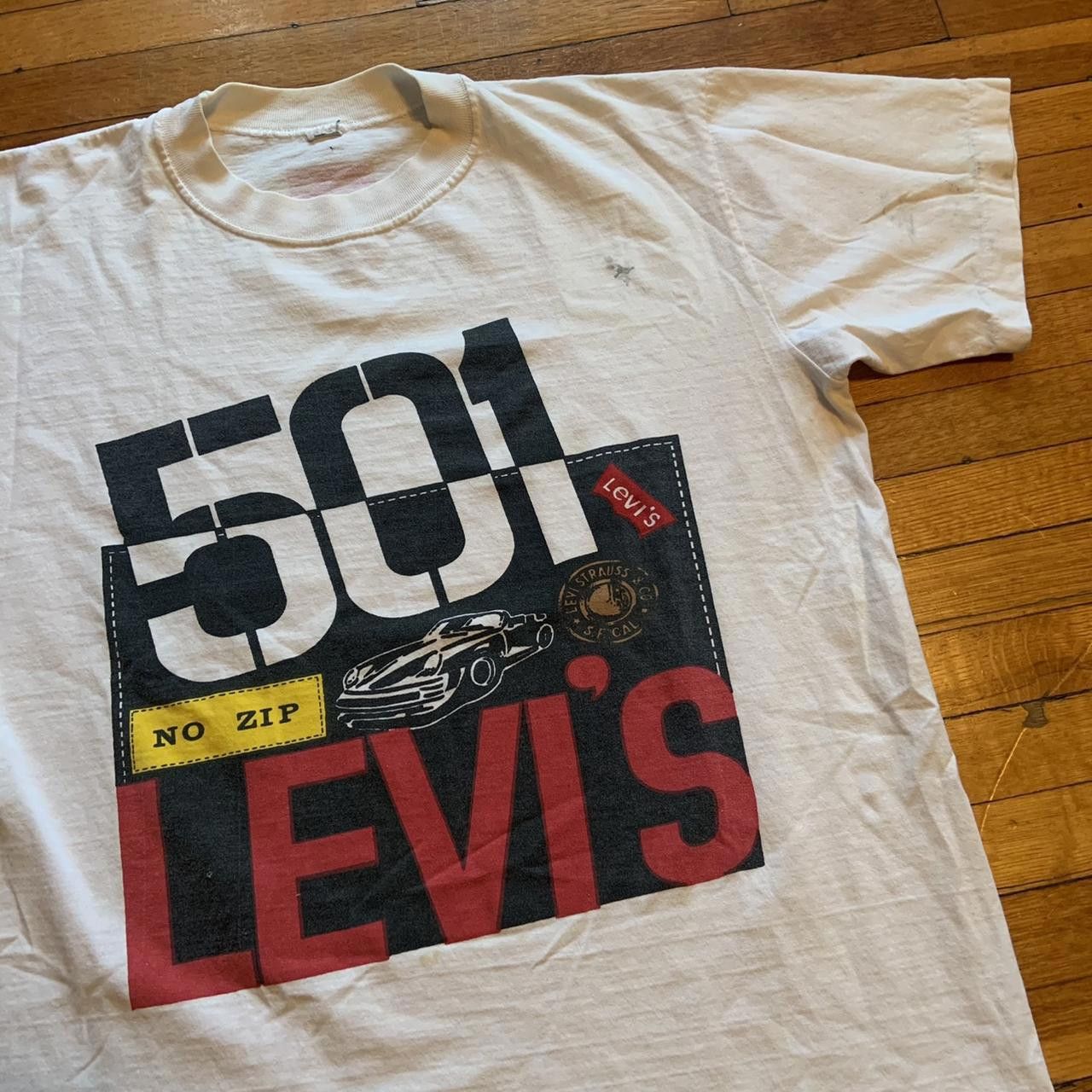 Designer Wild Vintage Levis 501 T Shirt 90s Medium Size US M / EU 48-50 / 2 - 1 Thumbnail