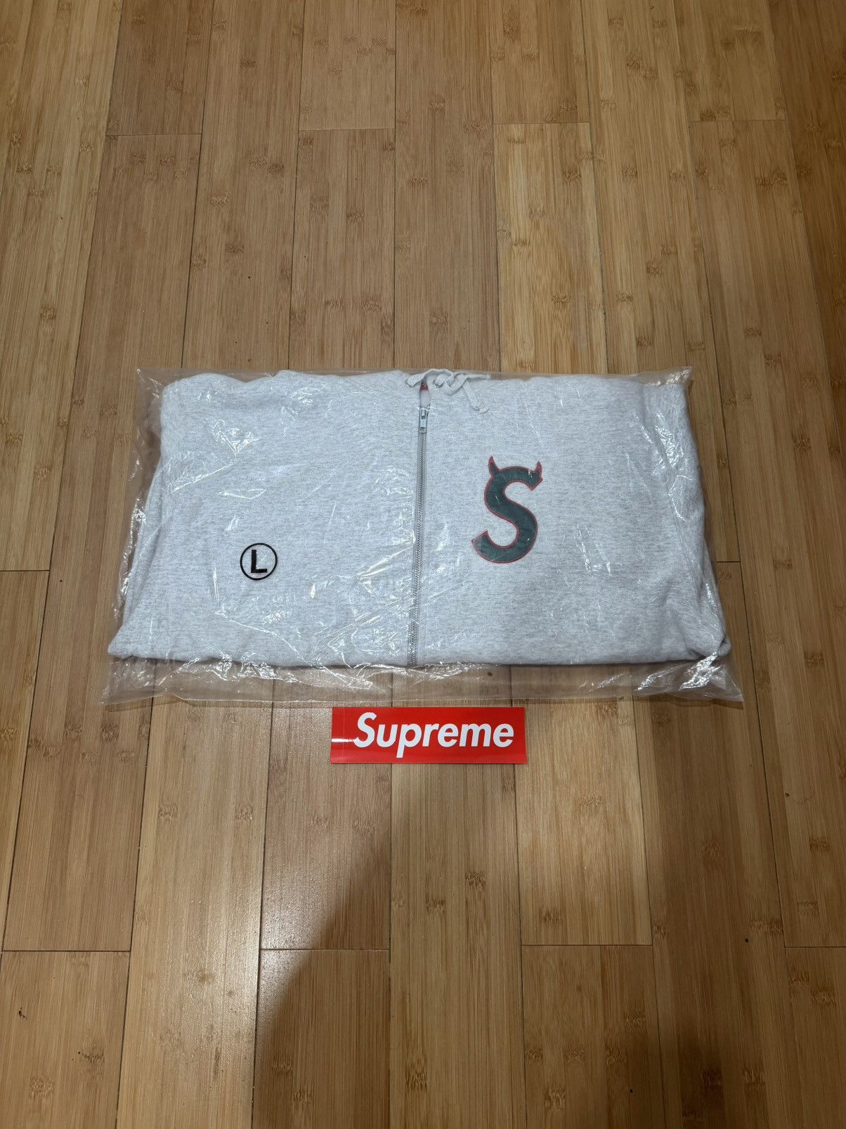 Supreme Supreme Devil S Logo Zip Up Size US L / EU 52-54 / 3 - 2 Thumbnail