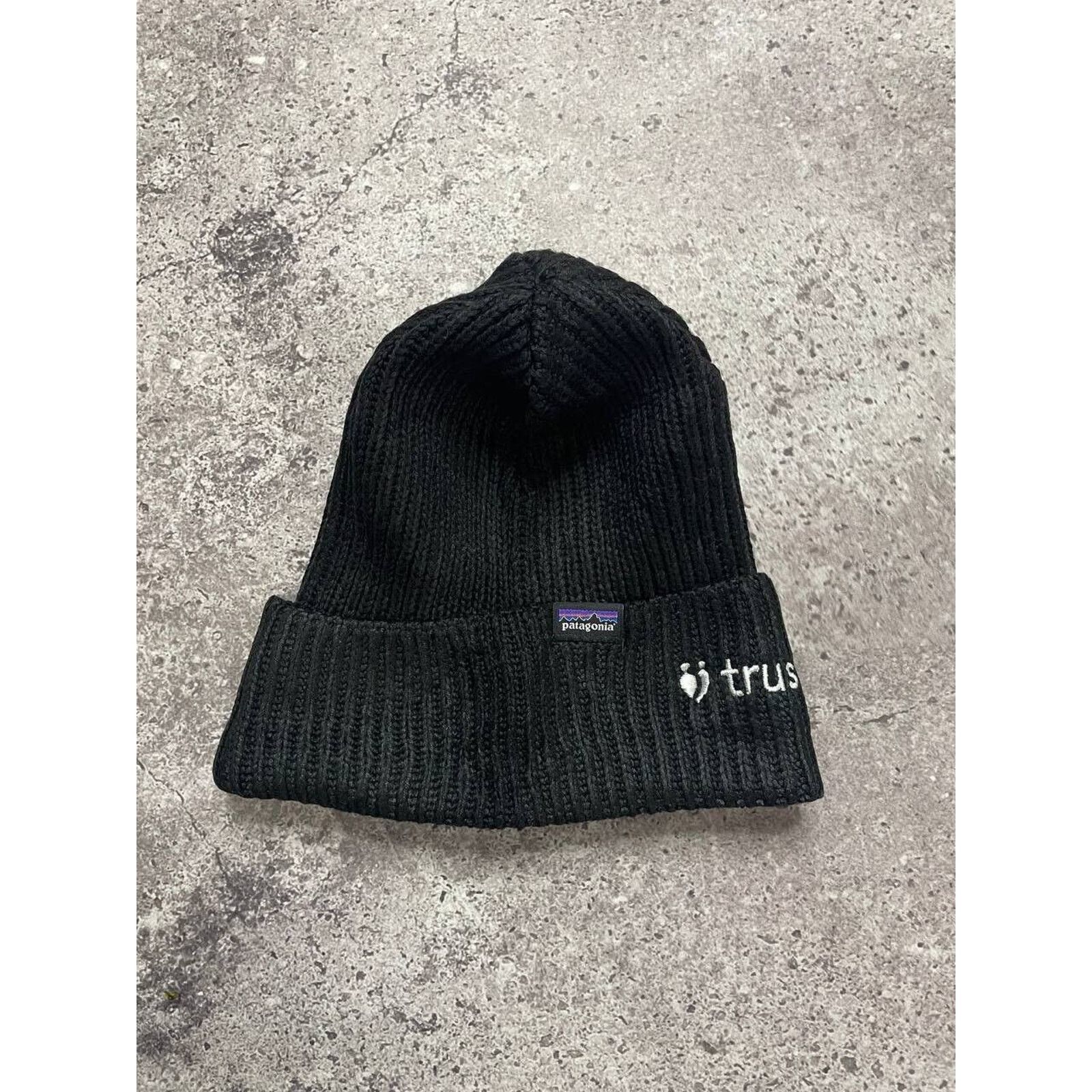Patagonia Vintage Patagonia Black Knit Beanie Hat Embroidery One Size Size ONE SIZE - 3 Thumbnail